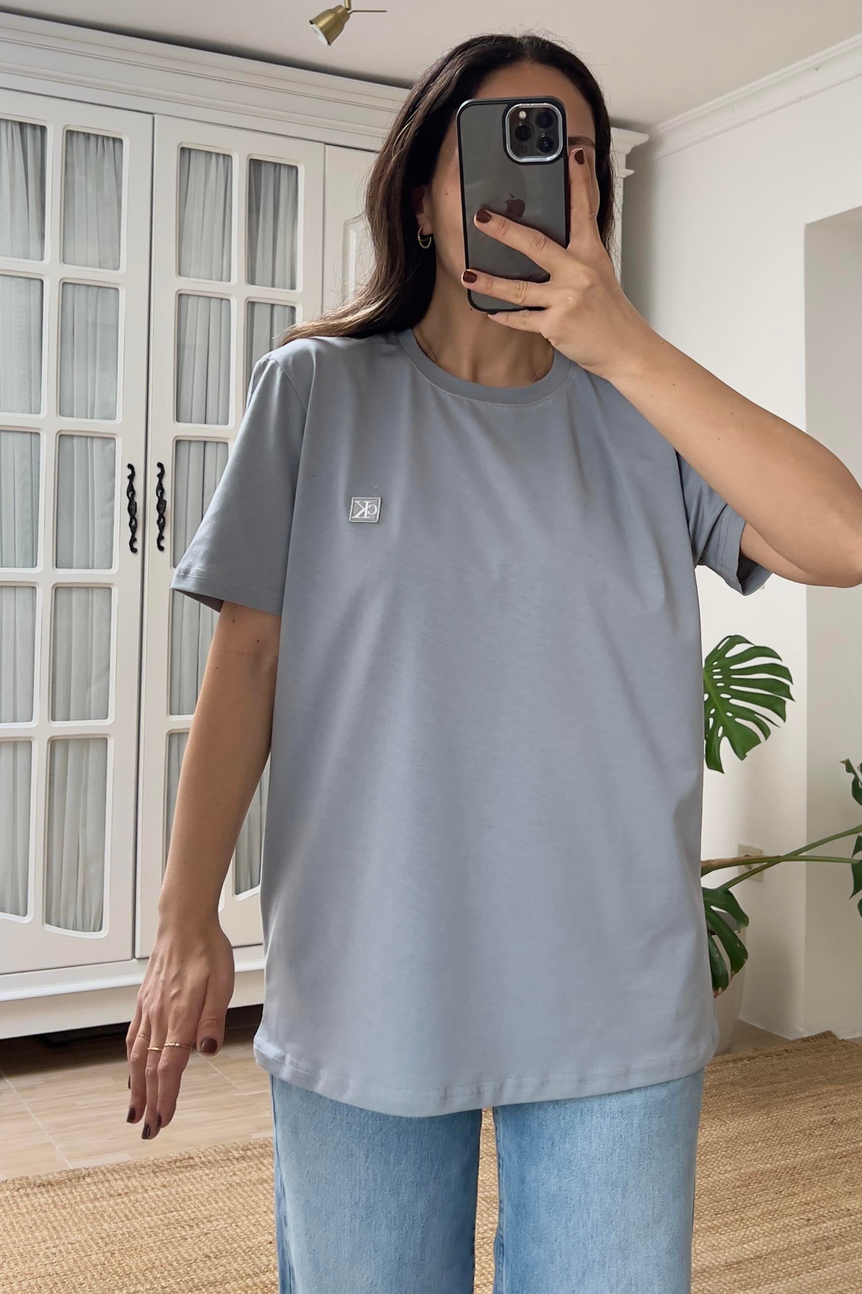 Gri Mini Logolu Oversize Tshirt uygun fiyatlarda www.butikhola.com adresinde