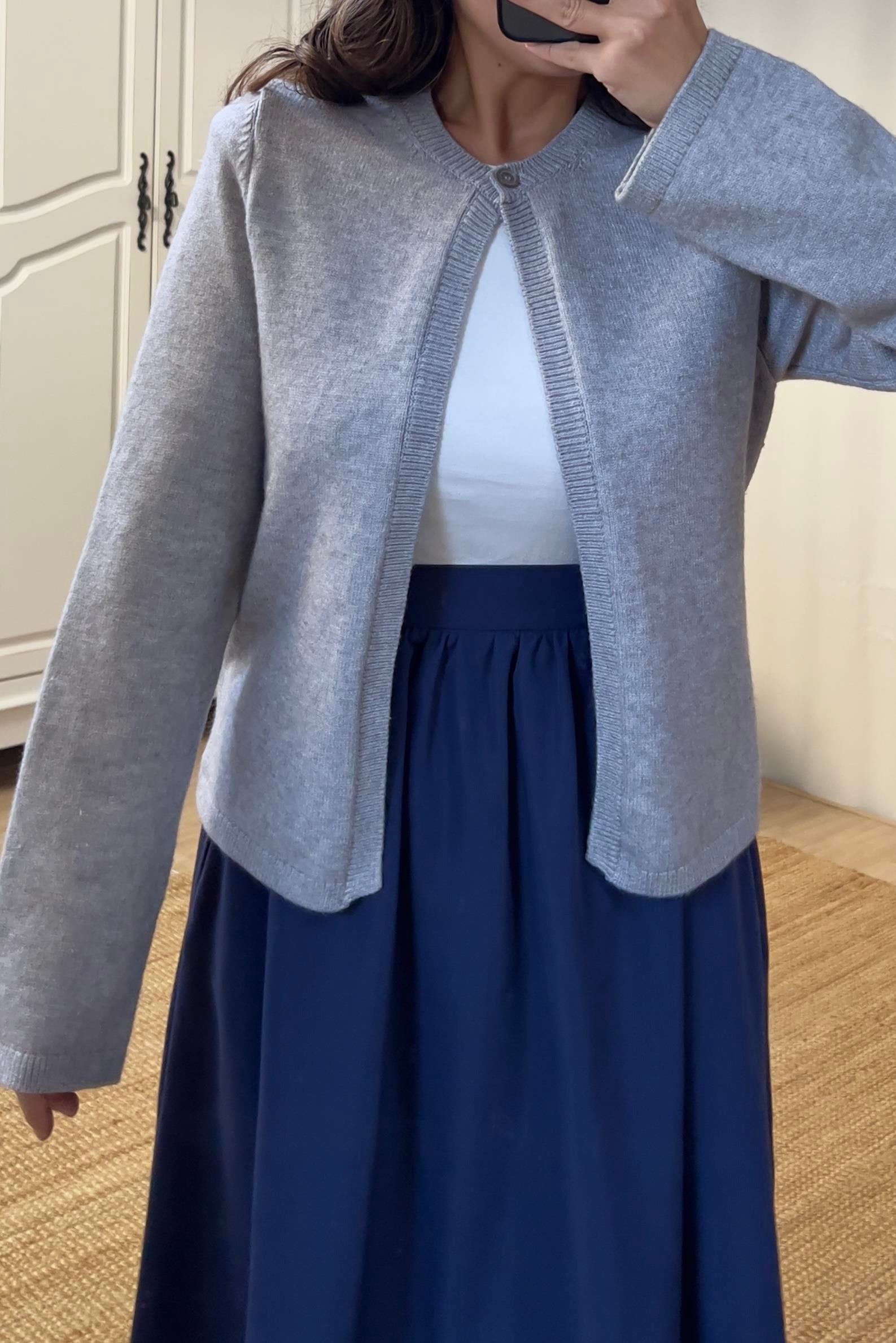 Gri Tek Düğmeli Yumuşak Dokulu  Hırka  uygun fiyatlarda www.butikhola.com adresinde