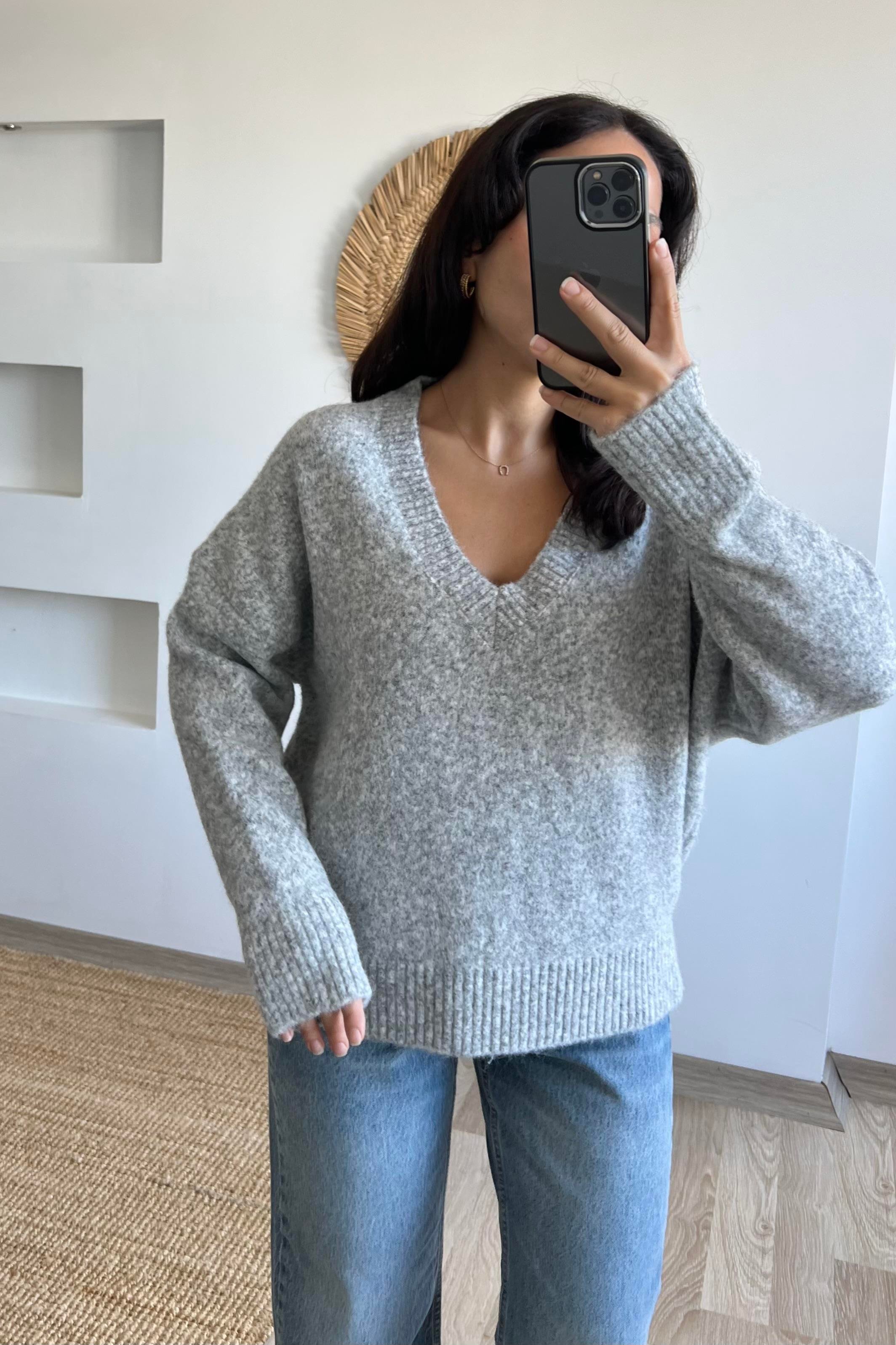 Gri V Yaka Soft Triko Kazak uygun fiyatlarda www.butikhola.com adresinde