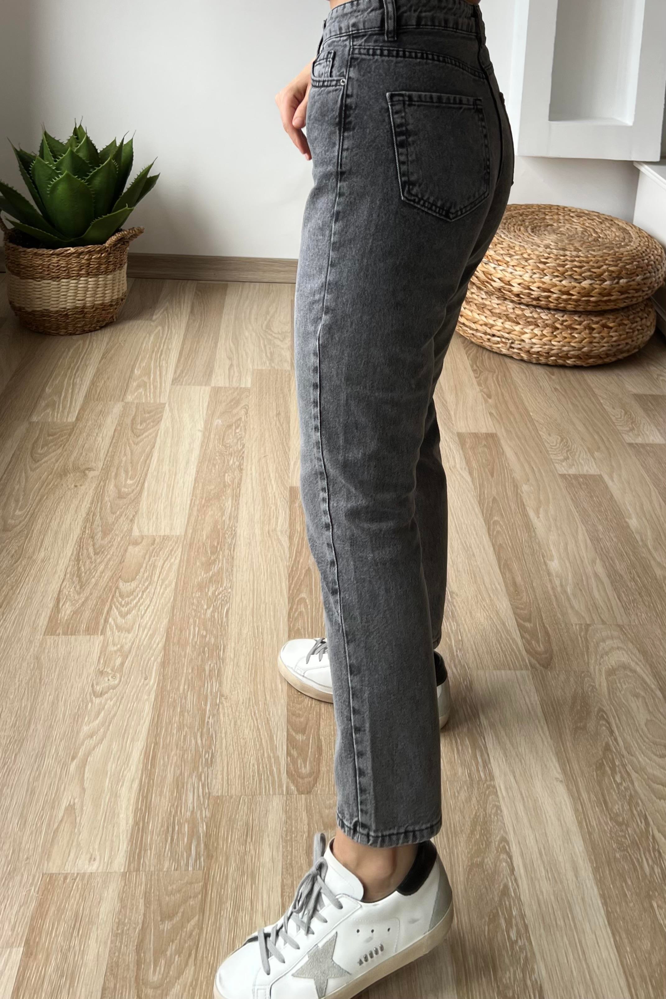 Gri Yıkamalı Mom Fit Jean  uygun fiyatlarda www.butikhola.com adresinde