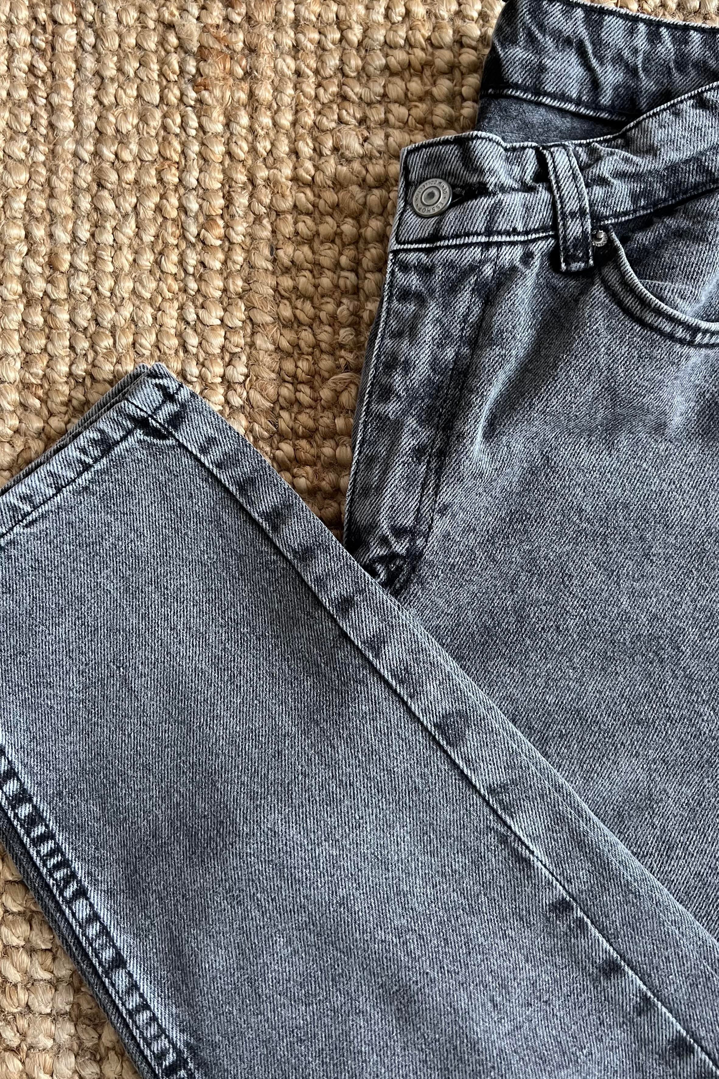 Gri Yıkamalı Mom Fit Jean  uygun fiyatlarda www.butikhola.com adresinde
