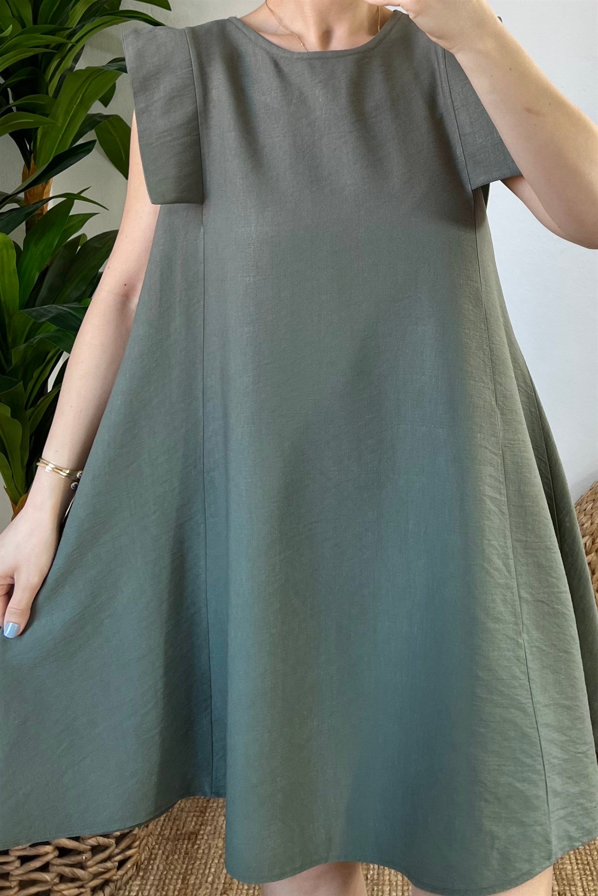 Haki Apolet Detaylı Elbise uygun fiyatlarda www.butikhola.com adresinde