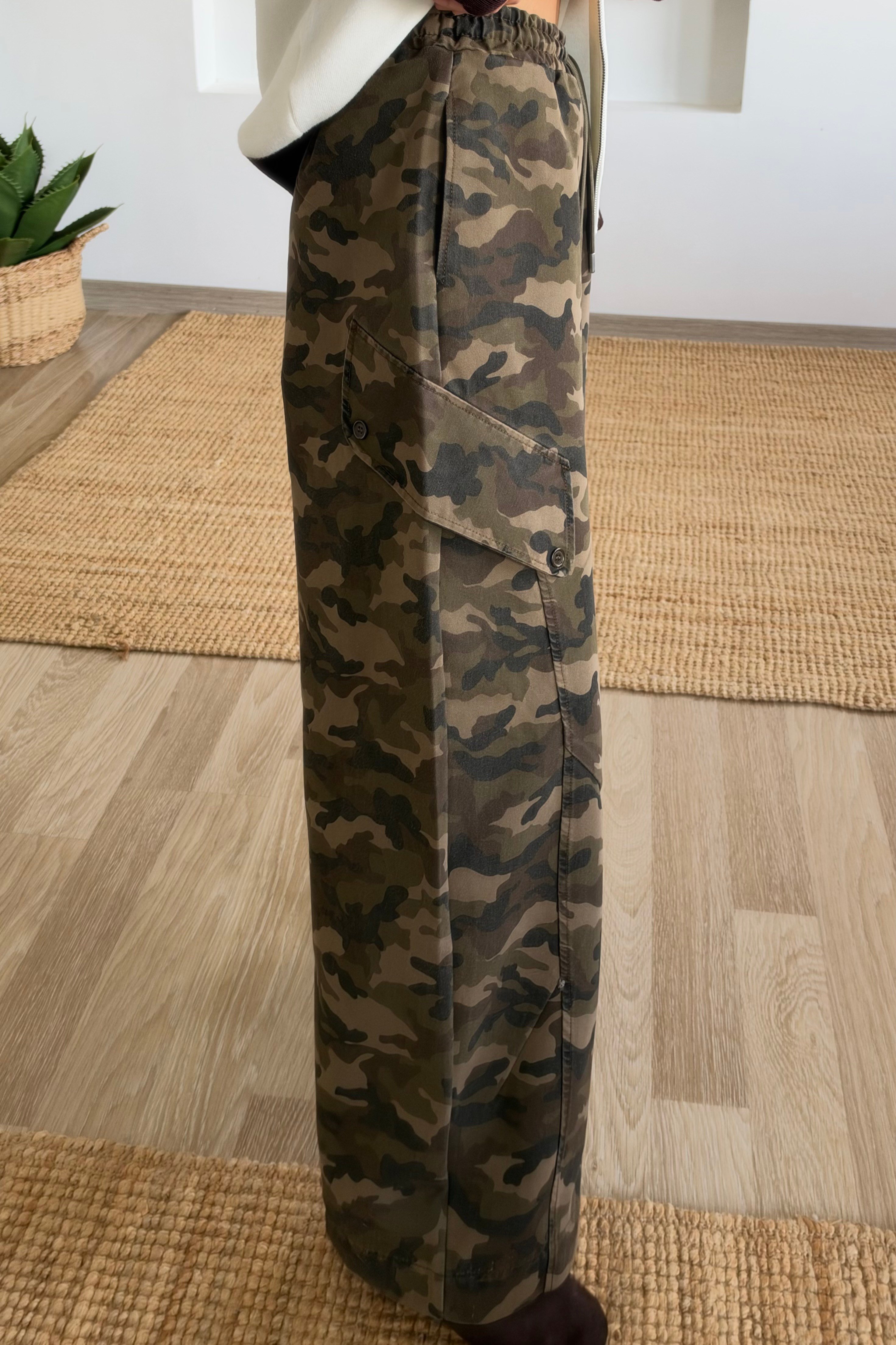 Haki Beli Lastikli Kamuflaj Desenli Pantolon uygun fiyatlarda www.butikhola.com adresinde