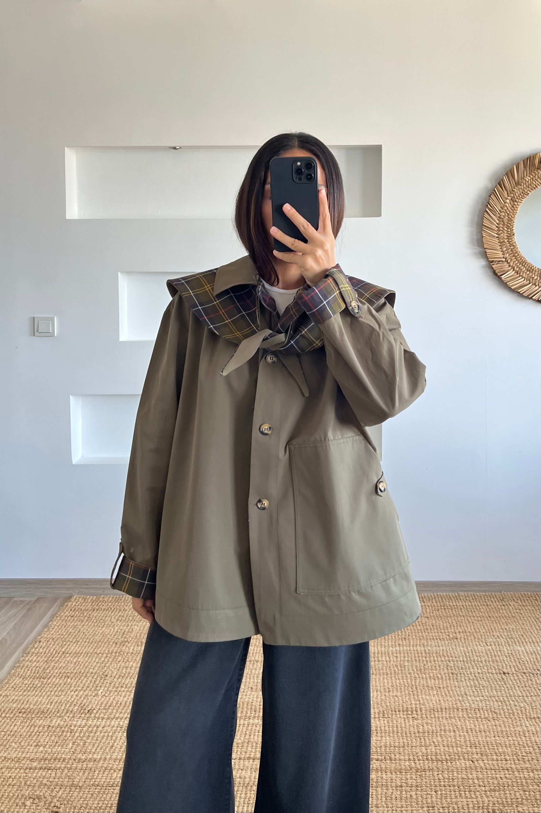 Haki Çıkarılabilir Fular Detaylı Tasarım Trençkot uygun fiyatlarda www.butikhola.com adresinde