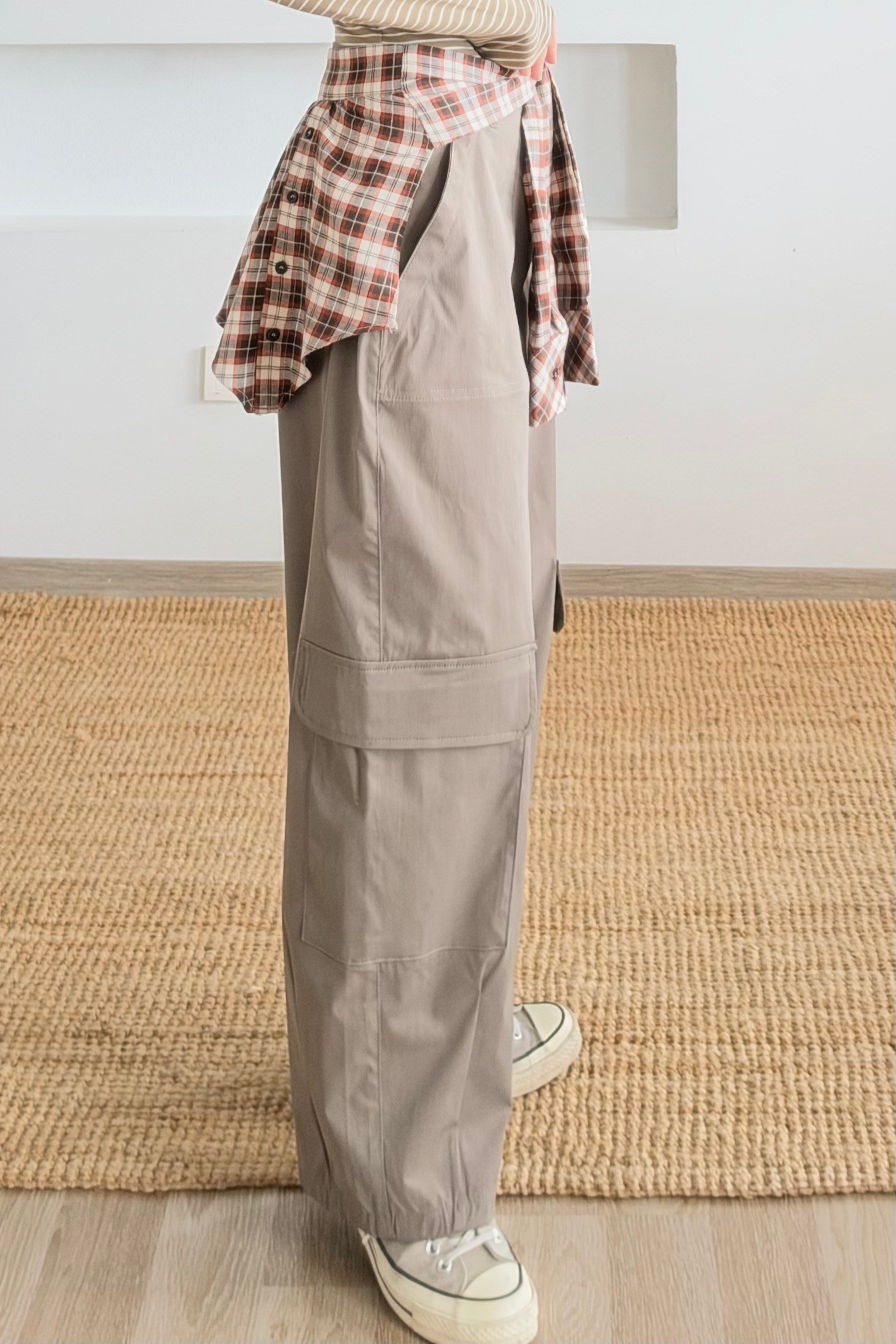 Haki Çıkarılabilir Gömlek Detaylı Kargo Pantolon uygun fiyatlarda www.butikhola.com adresinde