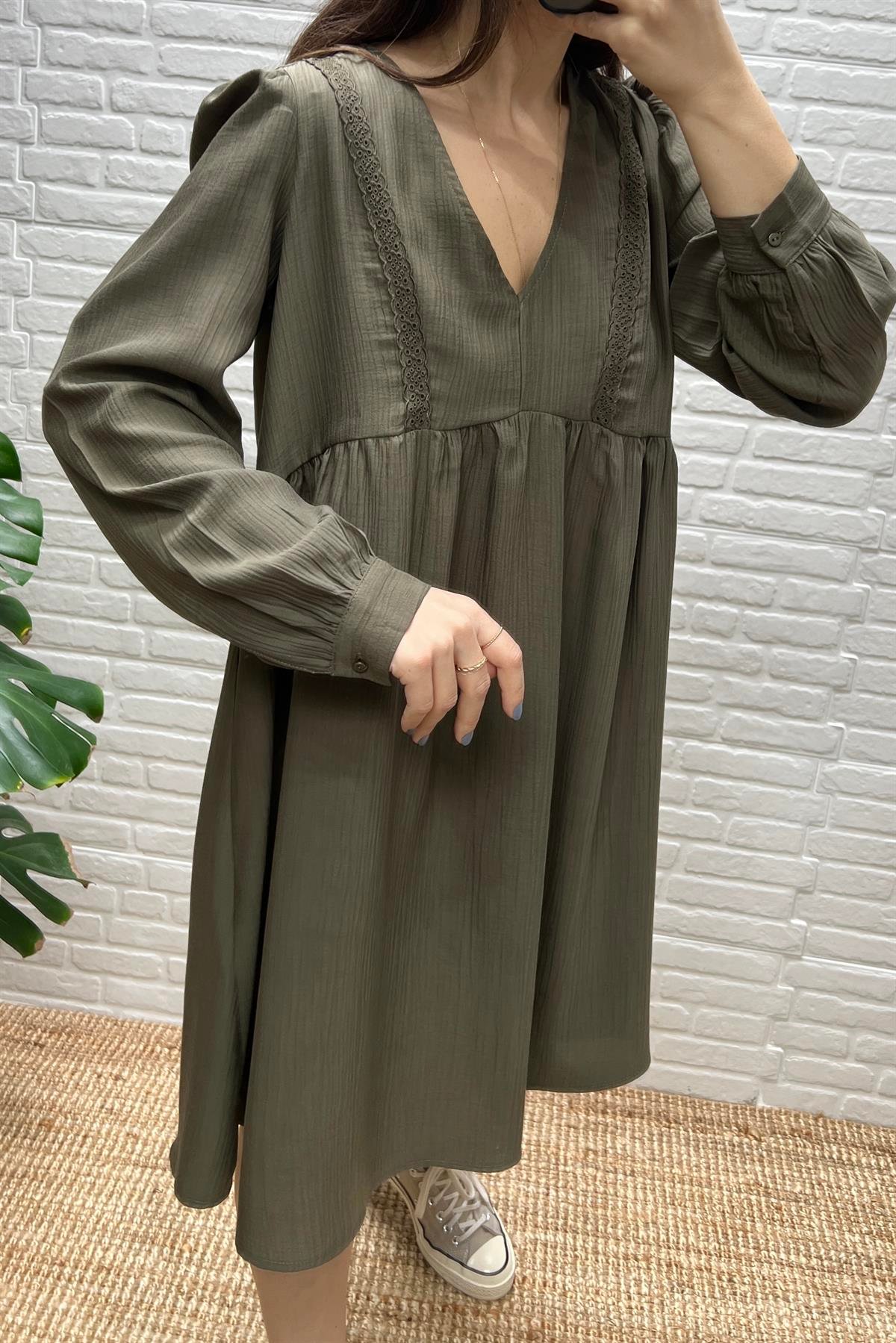 Haki Dantel Detaylı Krinkıl Elbise  uygun fiyatlarda www.butikhola.com adresinde