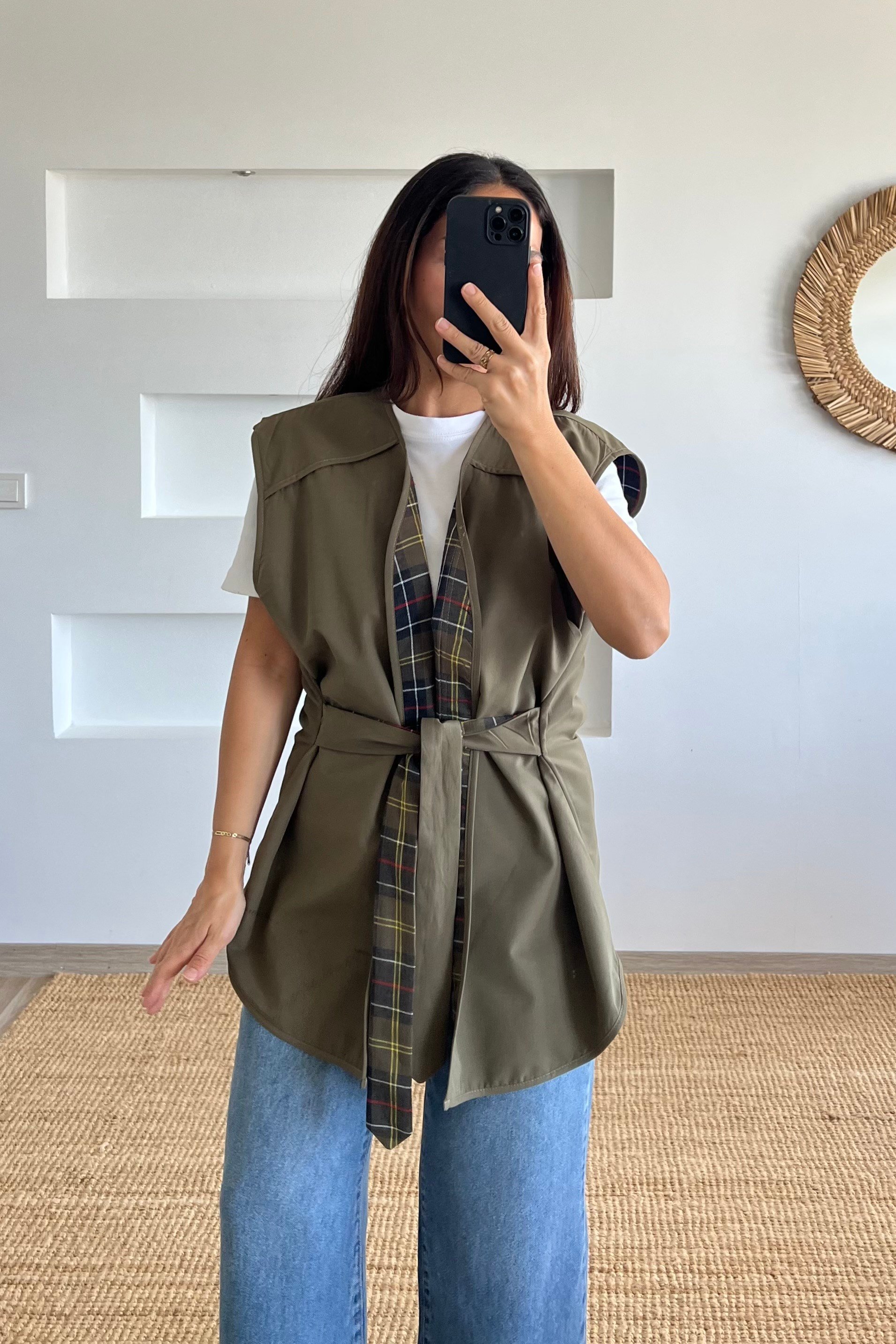 Haki İçi Ekoseli Trenç Yelek uygun fiyatlarda www.butikhola.com adresinde