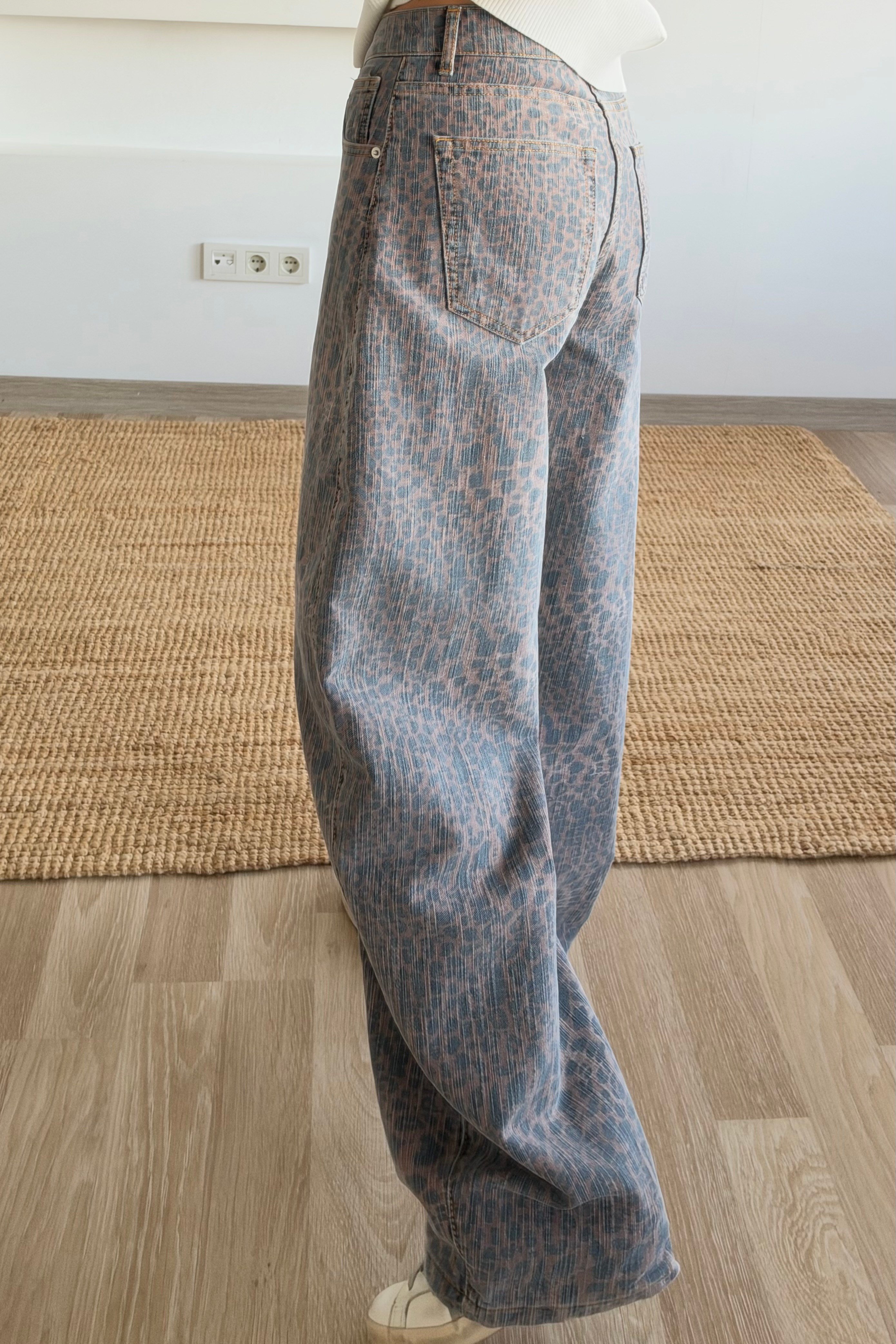 Kahve Leopar Desenli Jean uygun fiyatlarda www.butikhola.com adresinde