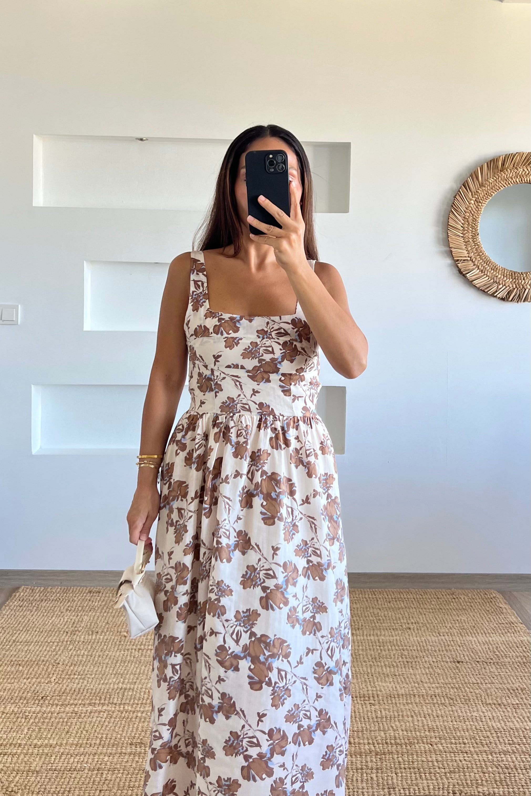 Kahverengi Çiçek Desenli U yaka Elbise uygun fiyatlarda www.butikhola.com adresinde