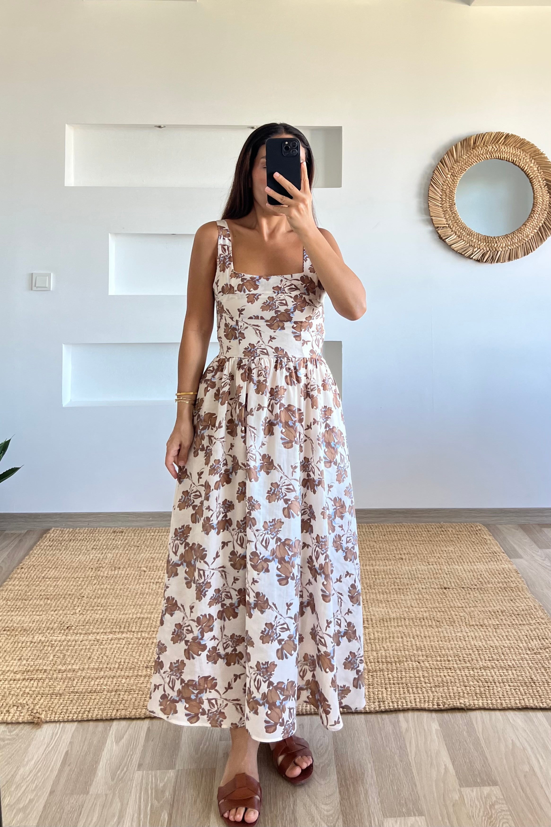 Kahverengi Çiçek Desenli U yaka Elbise uygun fiyatlarda www.butikhola.com adresinde