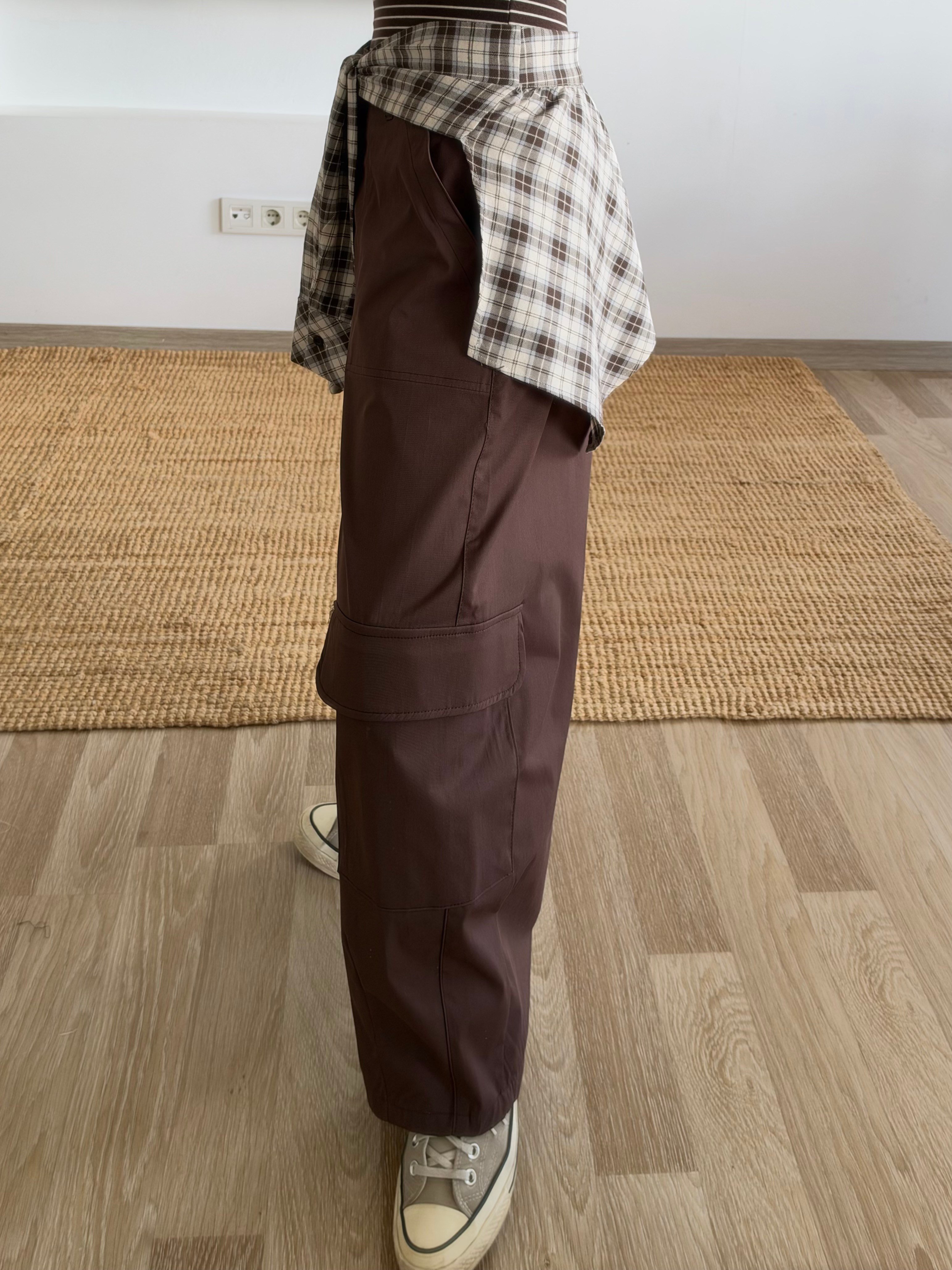 Kahverengi Çıkarılabilir Gömlek Detaylı Kargo Pantolon uygun fiyatlarda www.butikhola.com adresinde