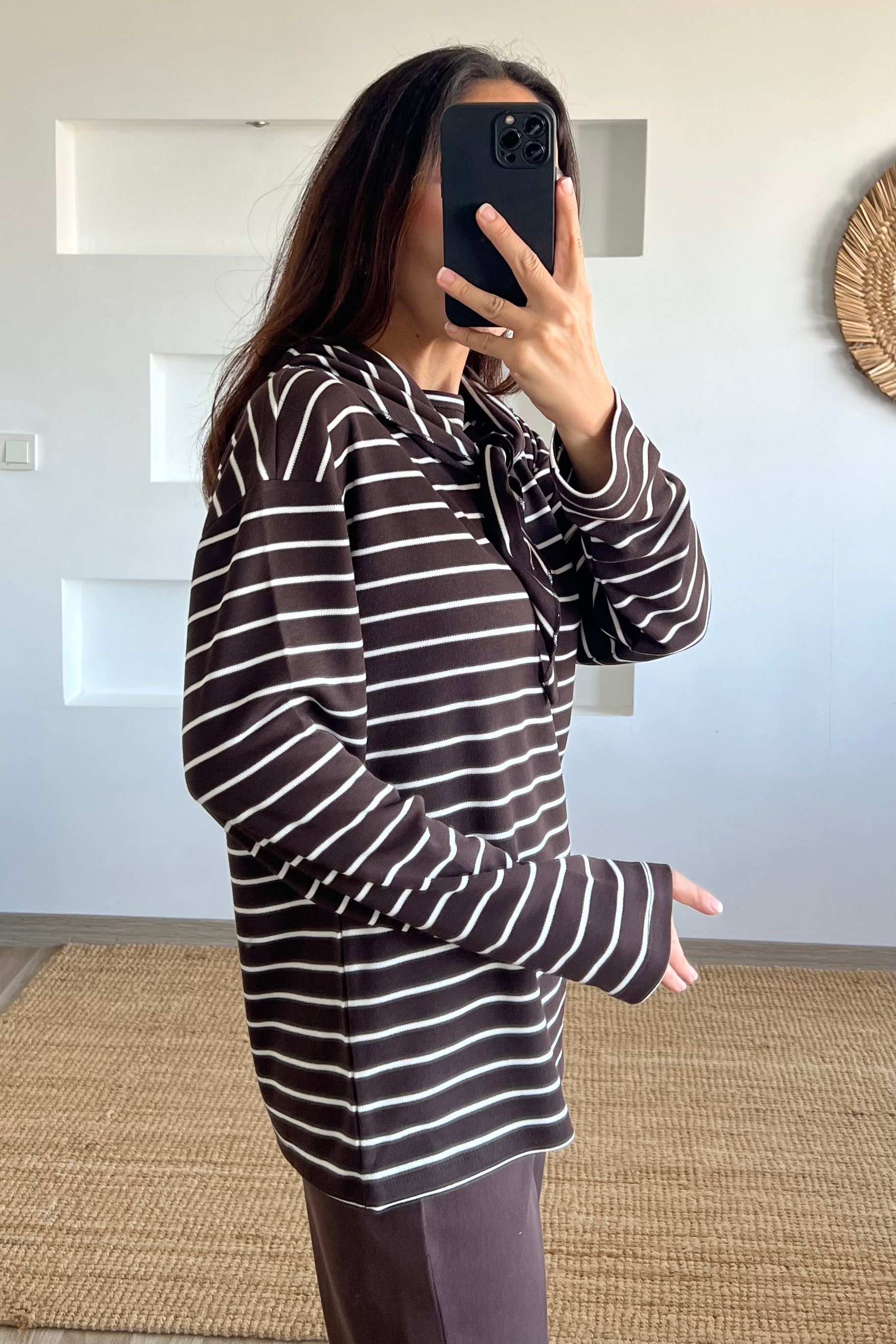 Kahverengi Çizgili Fular Detaylı İnce Sweat uygun fiyatlarda www.butikhola.com adresinde