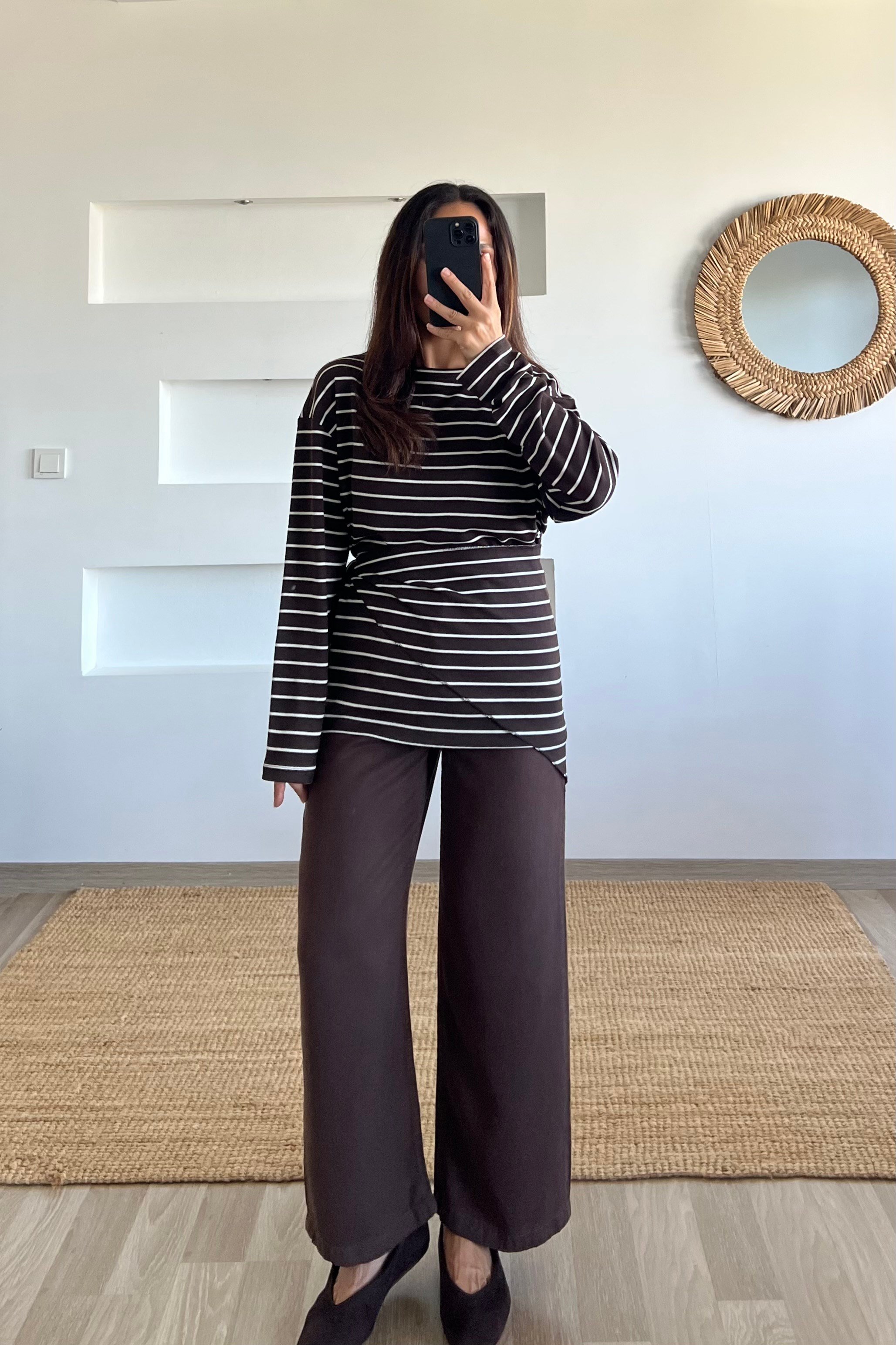 Kahverengi Çizgili Fular Detaylı İnce Sweat uygun fiyatlarda www.butikhola.com adresinde