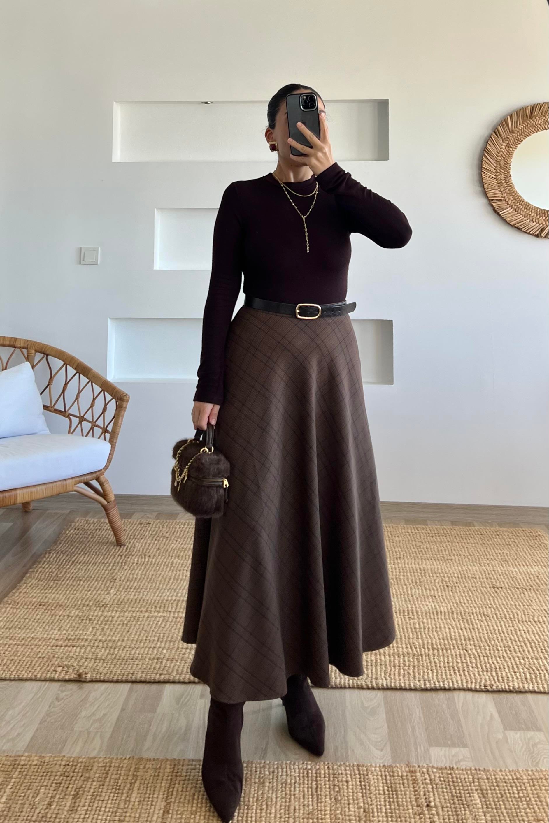 Kahverengi Ekoseli Cepli Midi Etek uygun fiyatlarda www.butikhola.com adresinde