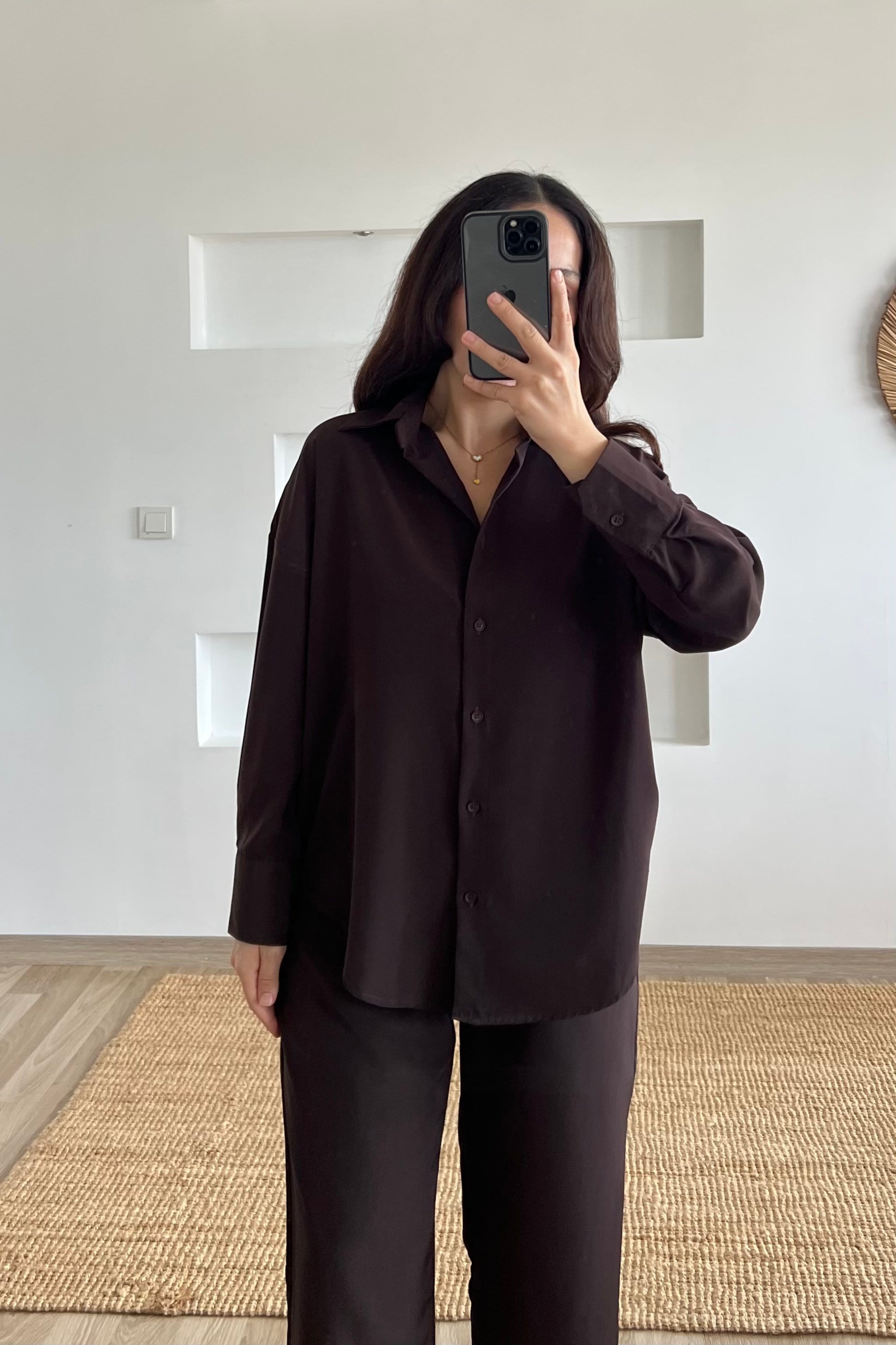 Kahverengi Gömlek Pantolon Takım uygun fiyatlarda www.butikhola.com adresinde