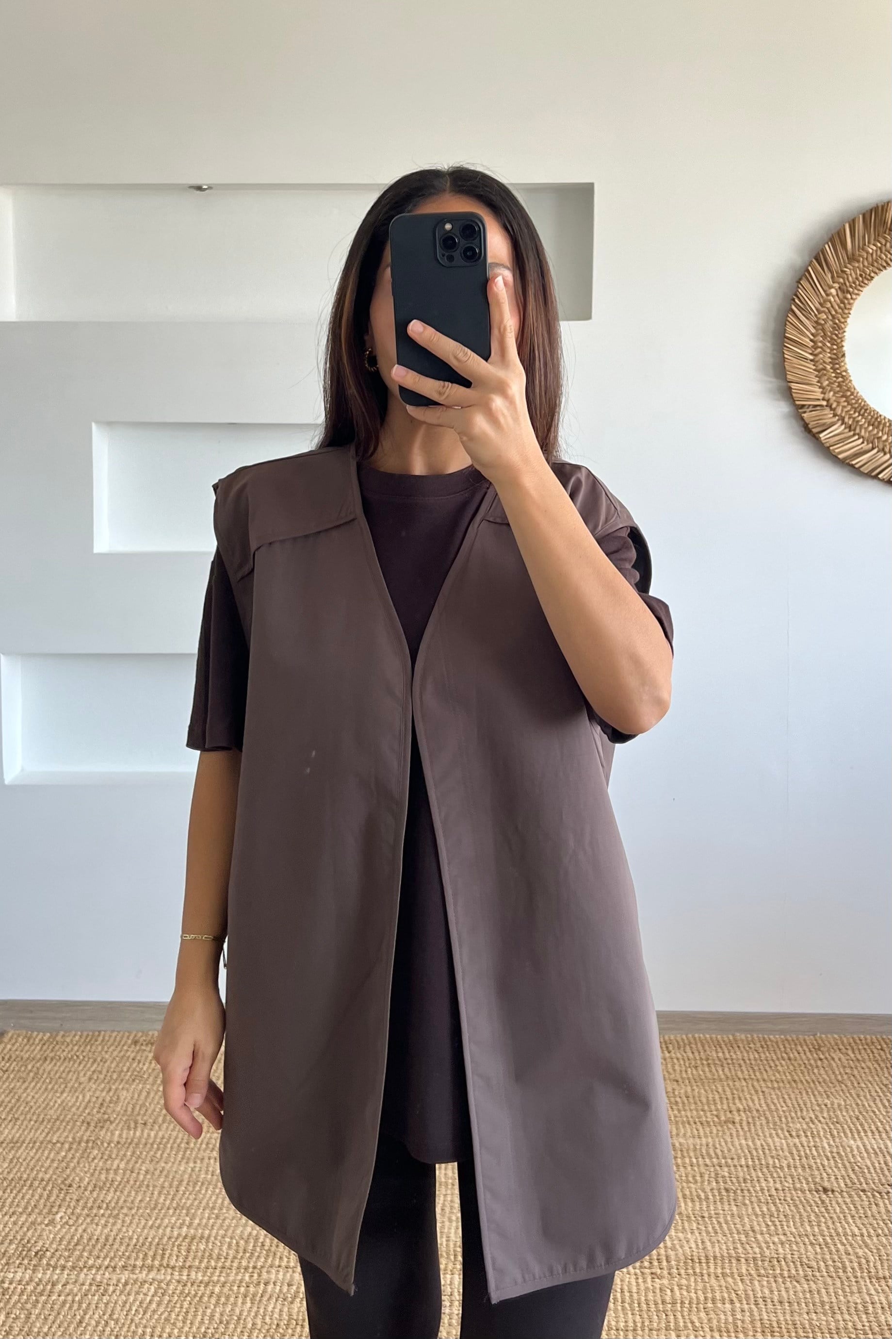 Kahverengi İçi Ekoseli Trenç Yelek uygun fiyatlarda www.butikhola.com adresinde