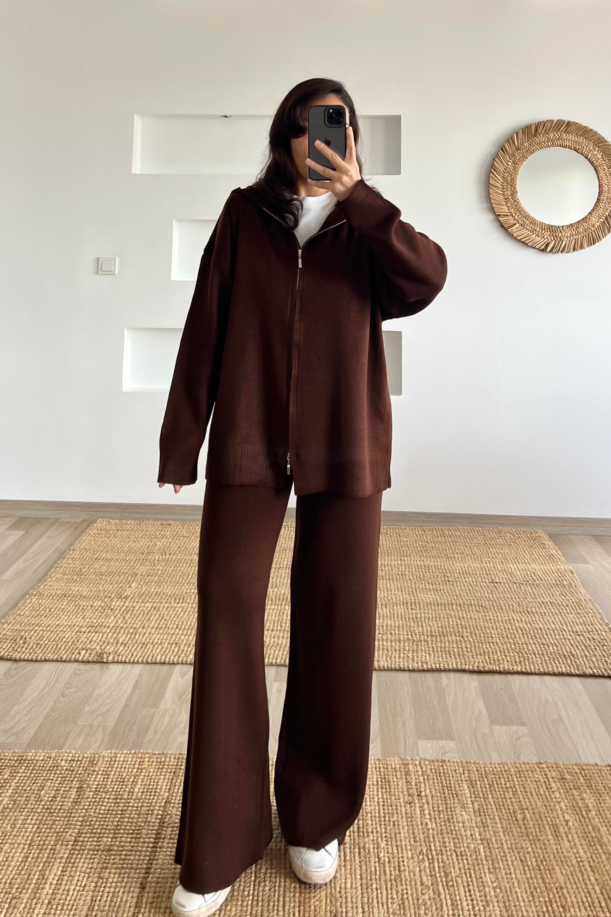 Kahverengi Kapüşonlu Triko Takım uygun fiyatlarda www.butikhola.com adresinde