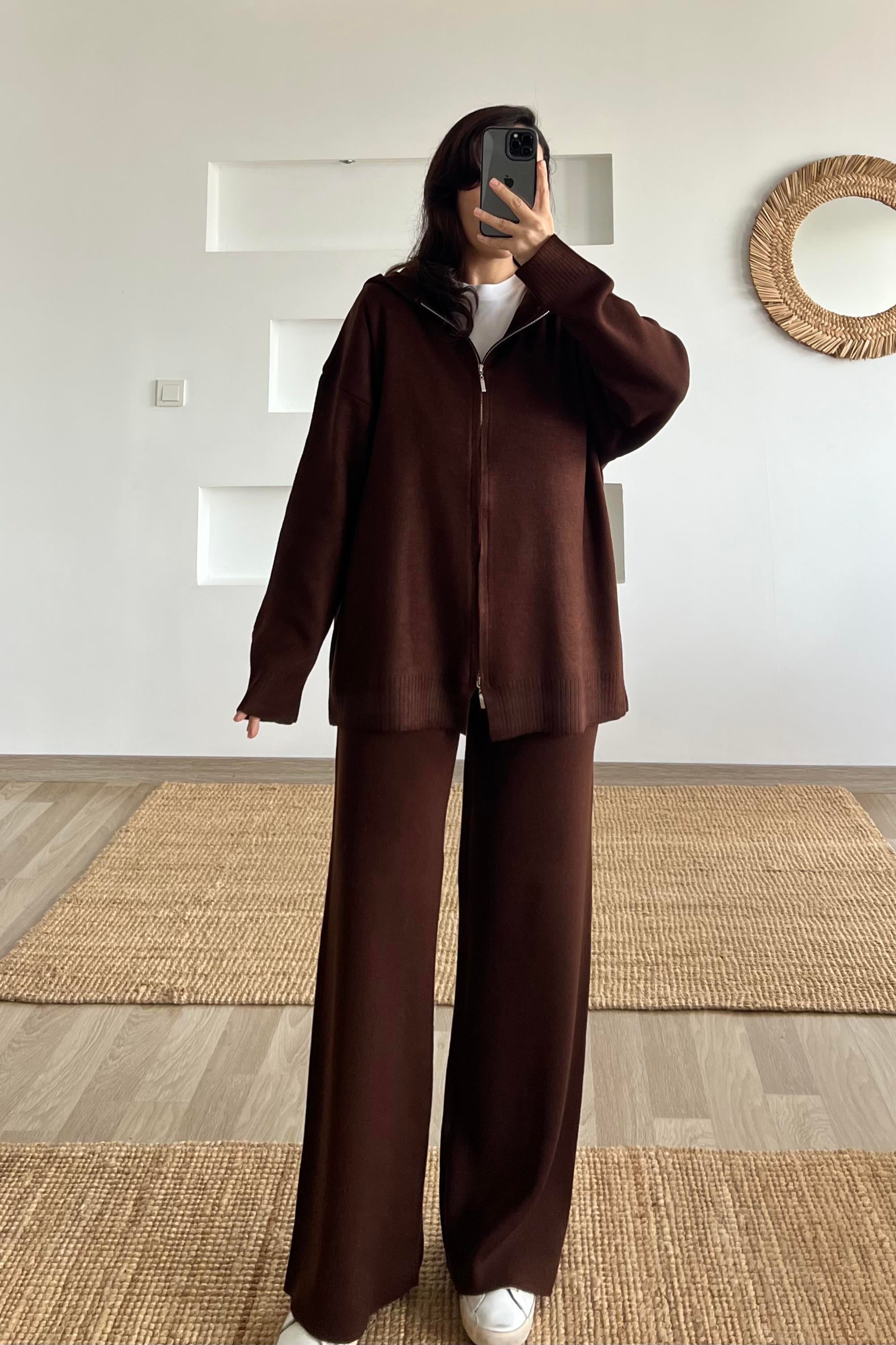 Kahverengi Kapüşonlu Triko Takım uygun fiyatlarda www.butikhola.com adresinde