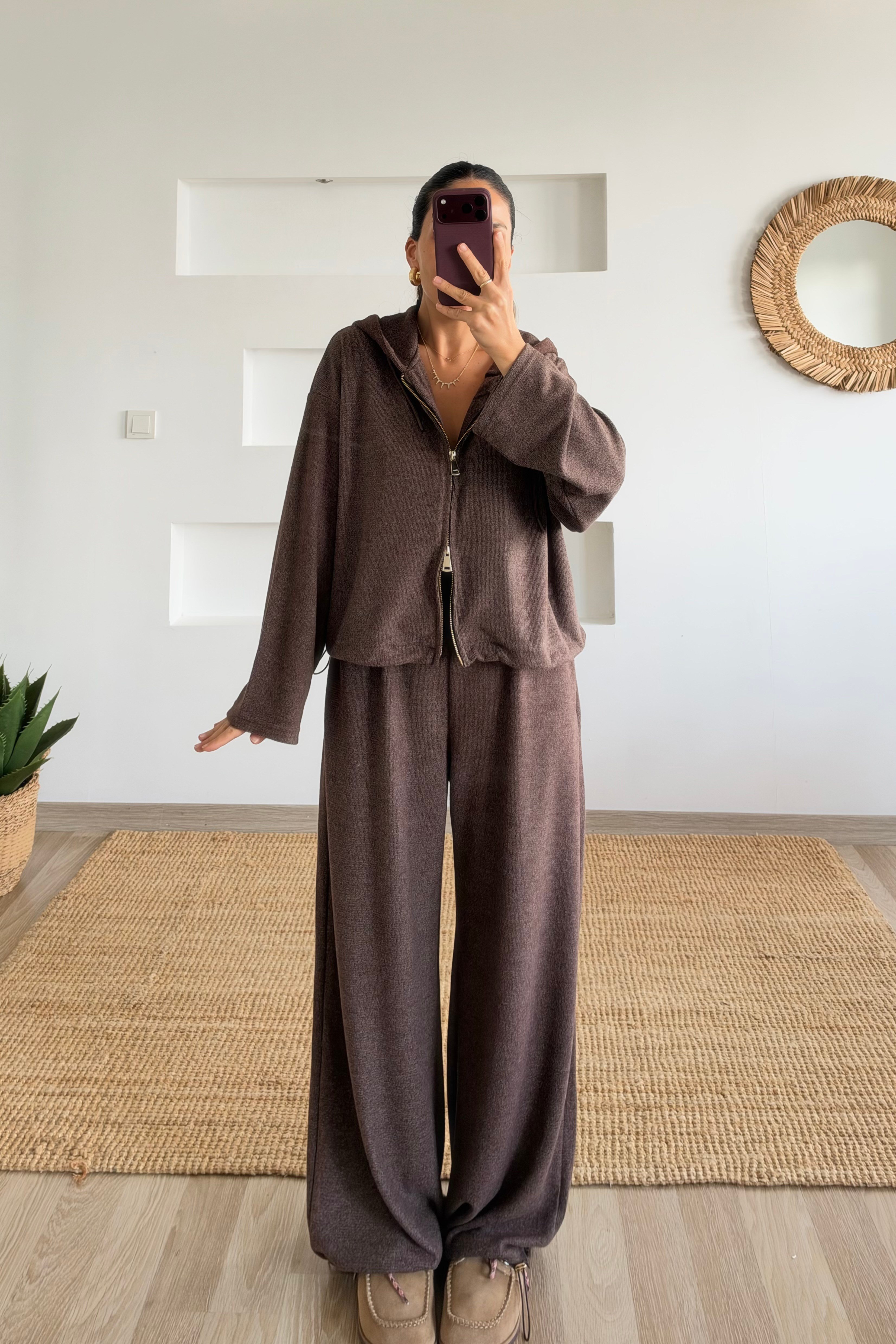 Kahverengi Kaşmir Dokulu Kapüşonlu Takım uygun fiyatlarda www.butikhola.com adresinde