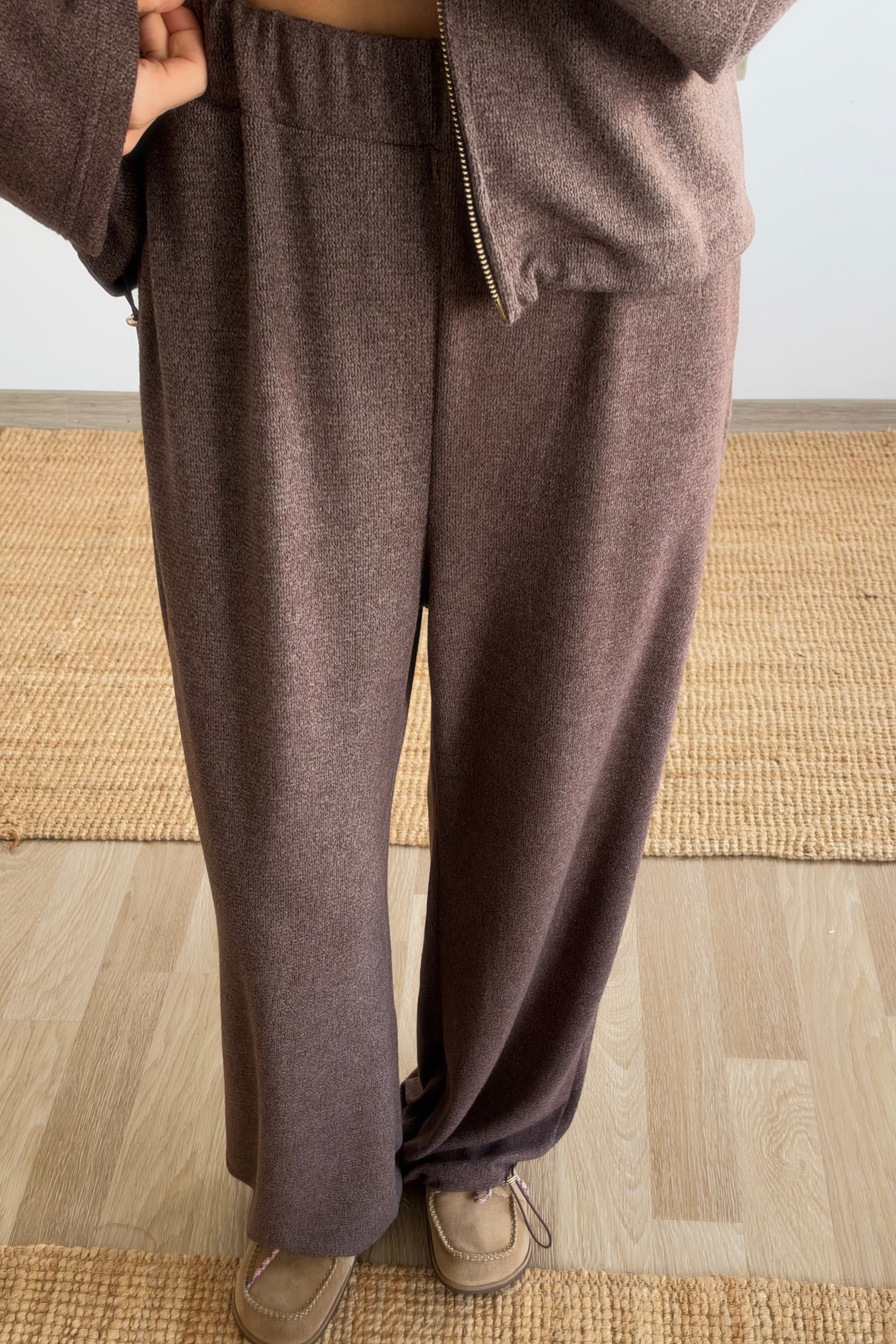Kahverengi Kaşmir Dokulu Kapüşonlu Takım uygun fiyatlarda www.butikhola.com adresinde