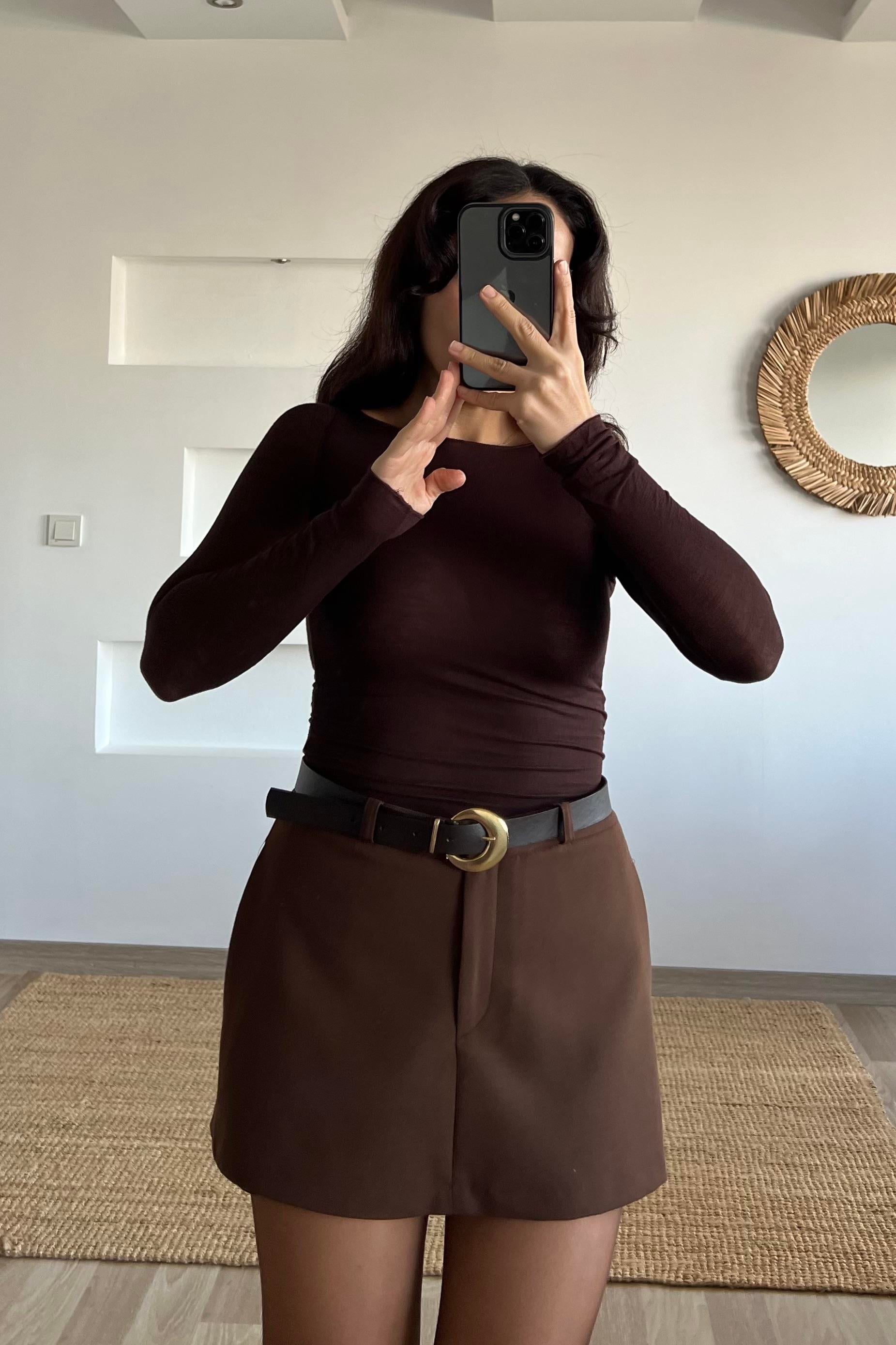 Kahverengi Kemerli Şort Etek uygun fiyatlarda www.butikhola.com adresinde