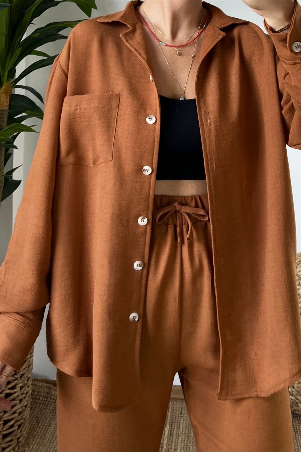 Kahverengi Keten Gömlek Pantolon Takım uygun fiyatlarda www.butikhola.com adresinde