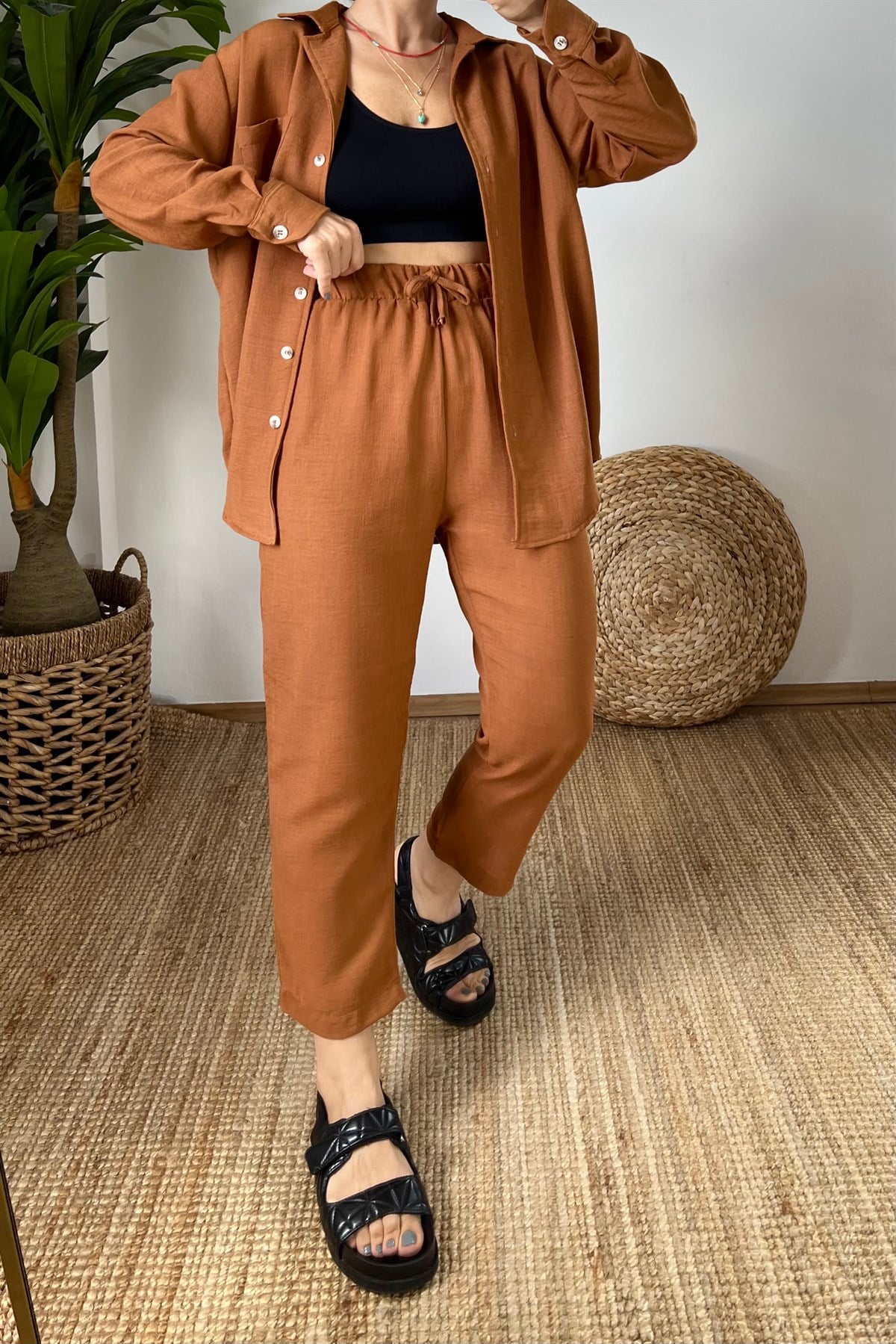 Kahverengi Keten Gömlek Pantolon Takım uygun fiyatlarda www.butikhola.com adresinde
