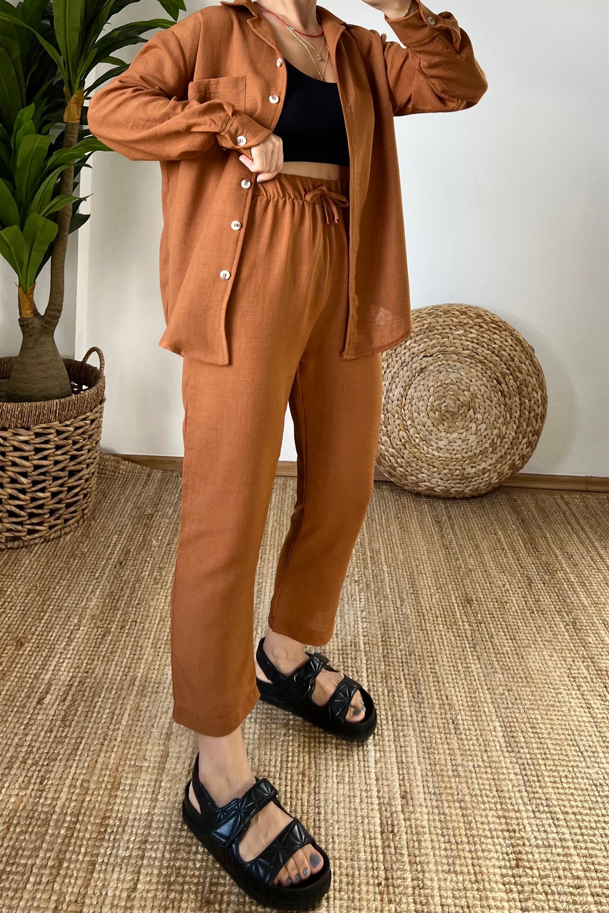 Kahverengi Keten Gömlek Pantolon Takım uygun fiyatlarda www.butikhola.com adresinde