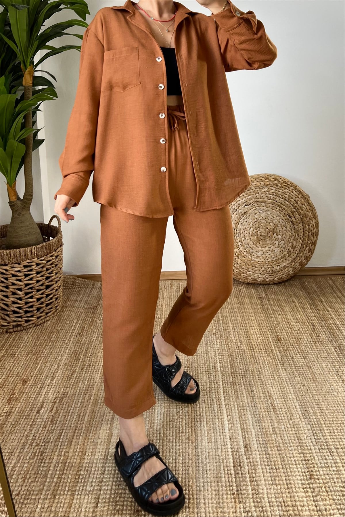 Kahverengi Keten Gömlek Pantolon Takım uygun fiyatlarda www.butikhola.com adresinde