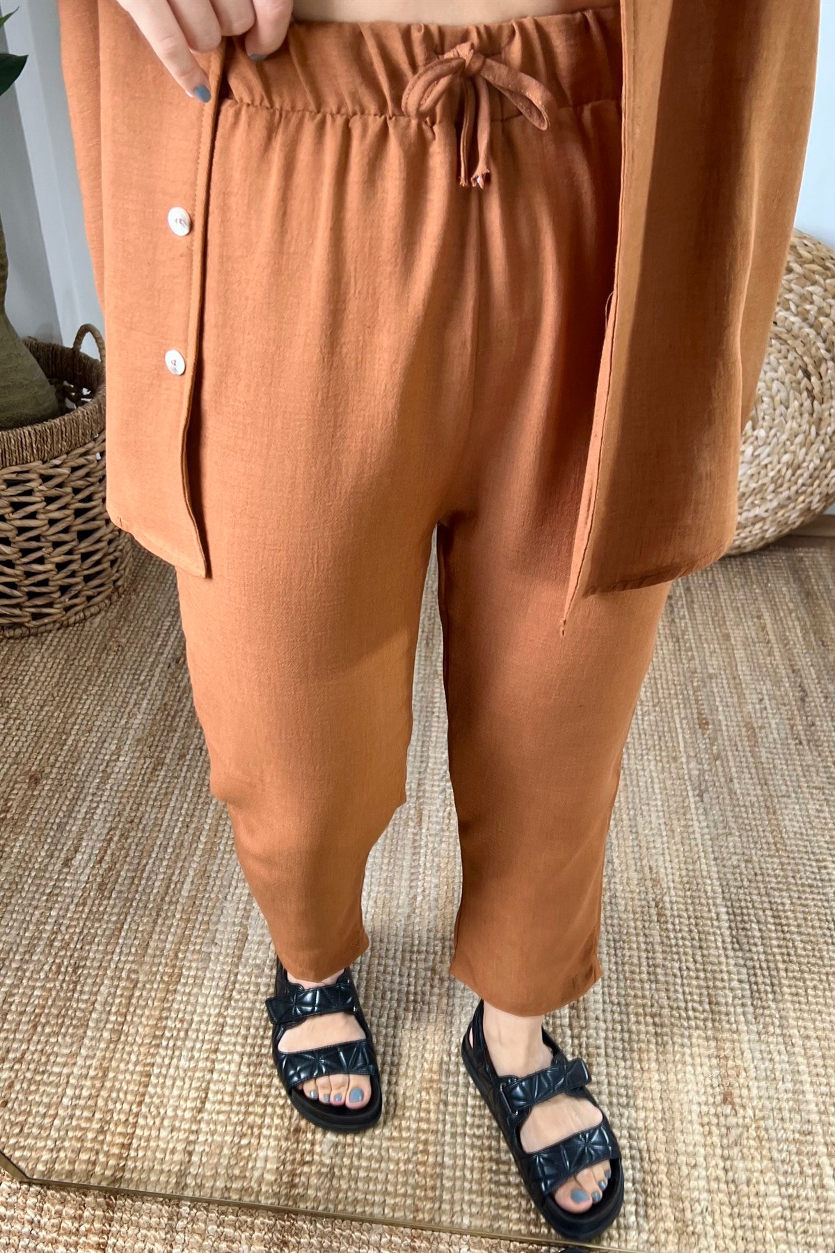 Kahverengi Keten Gömlek Pantolon Takım uygun fiyatlarda www.butikhola.com adresinde