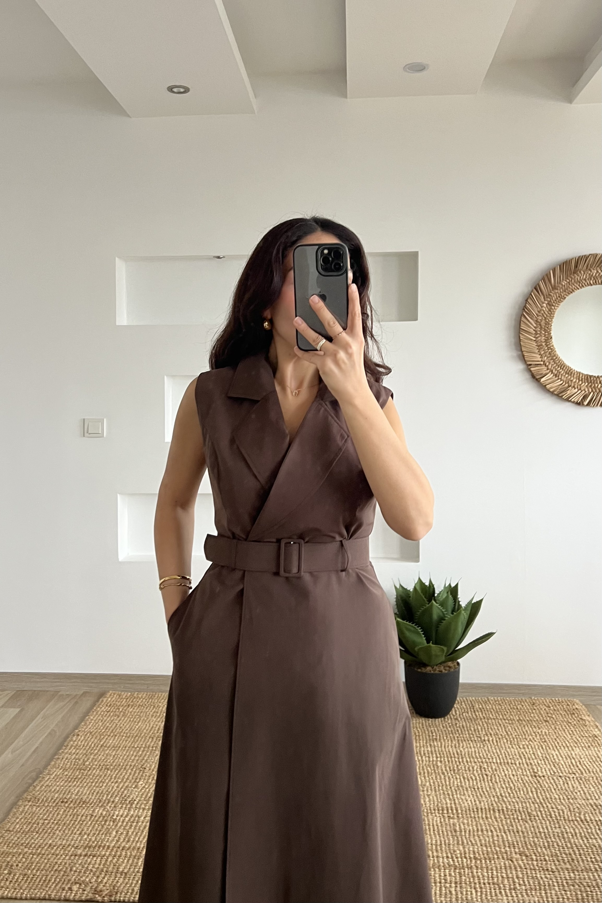 Kahverengi Kruvaze Kemer Detaylı Elbise uygun fiyatlarda www.butikhola.com adresinde
