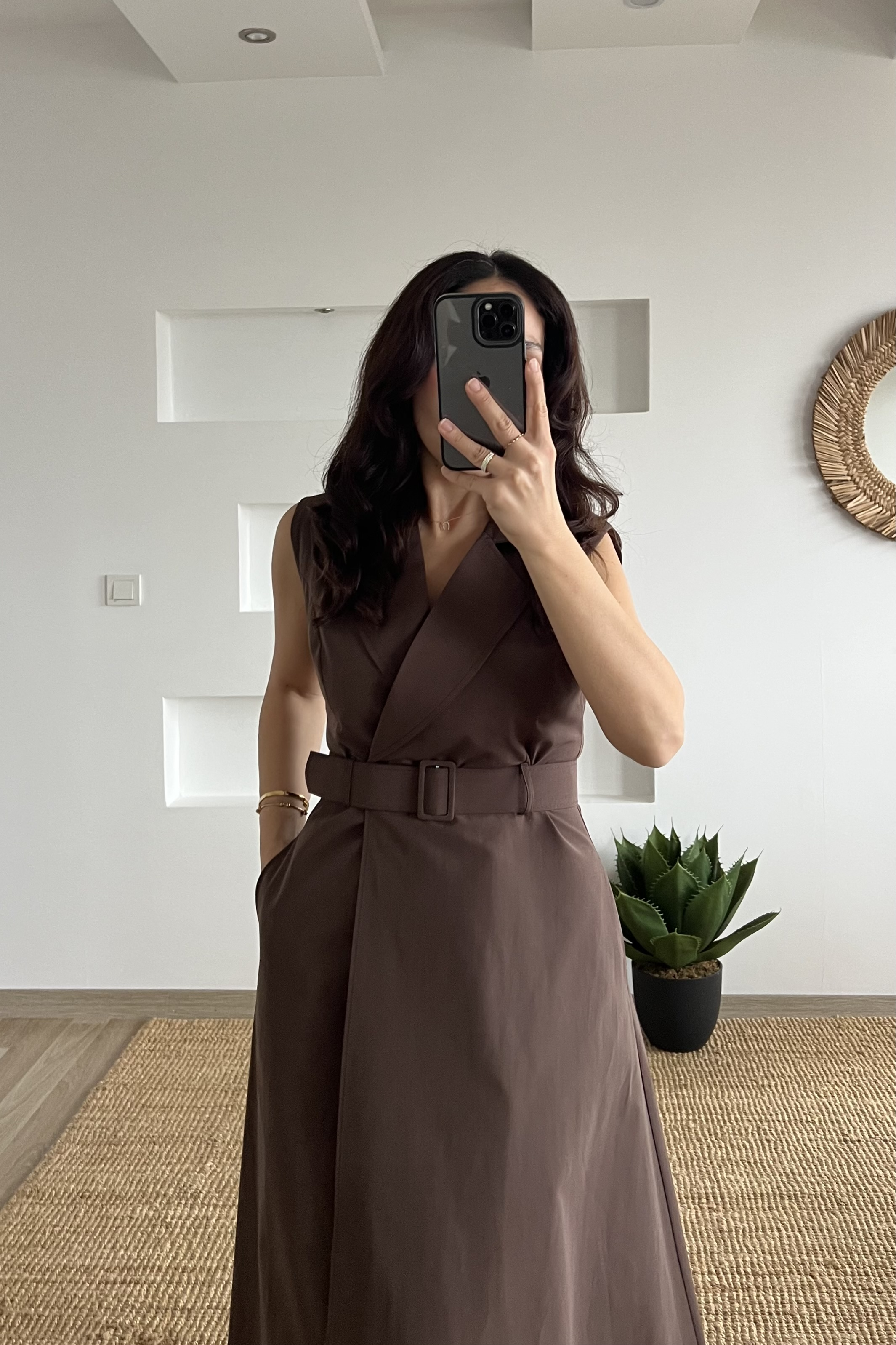 Kahverengi Kruvaze Kemer Detaylı Elbise uygun fiyatlarda www.butikhola.com adresinde