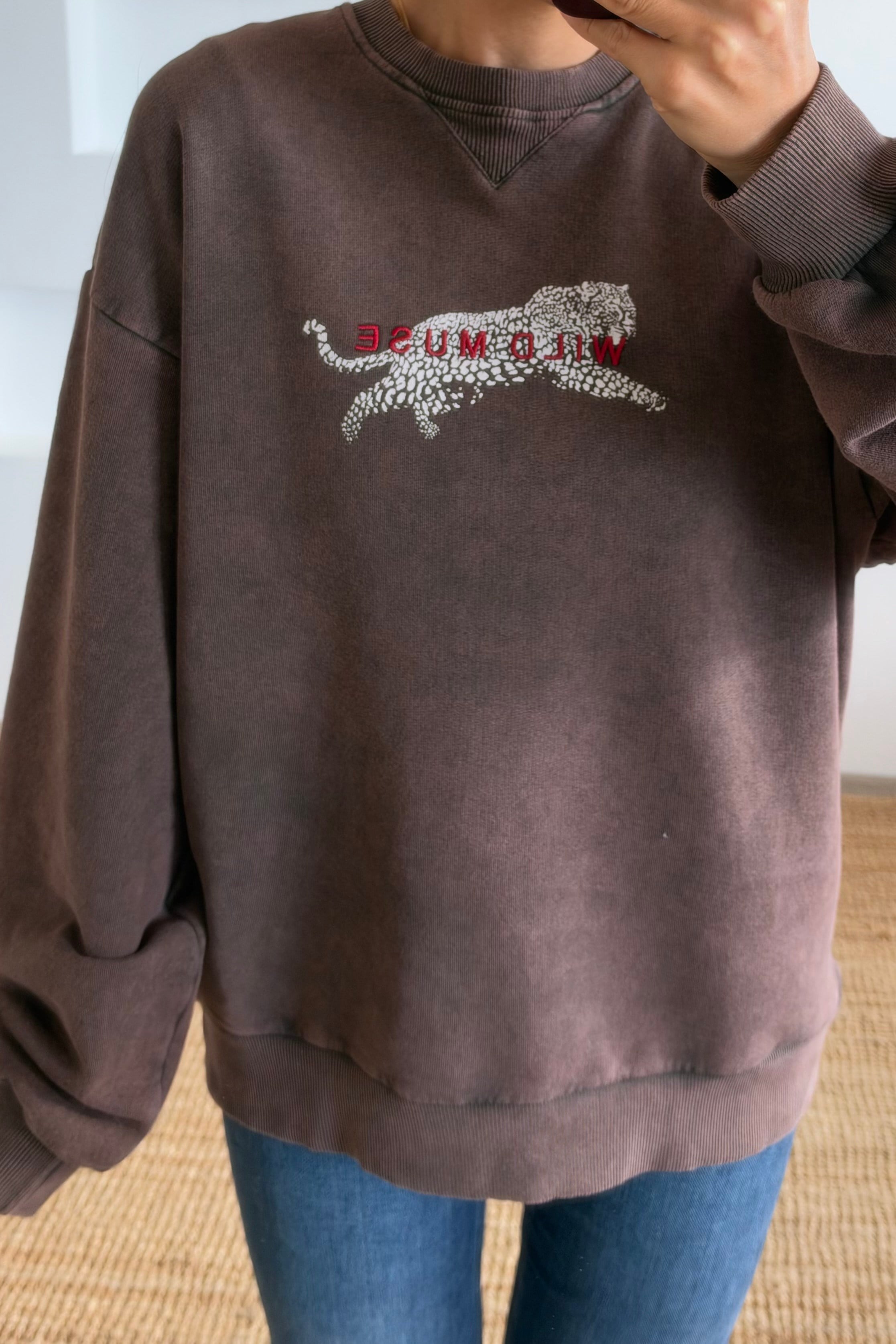 Kahverengi Leopar Desenli Oversize Batik Sweatshirt uygun fiyatlarda www.butikhola.com adresinde