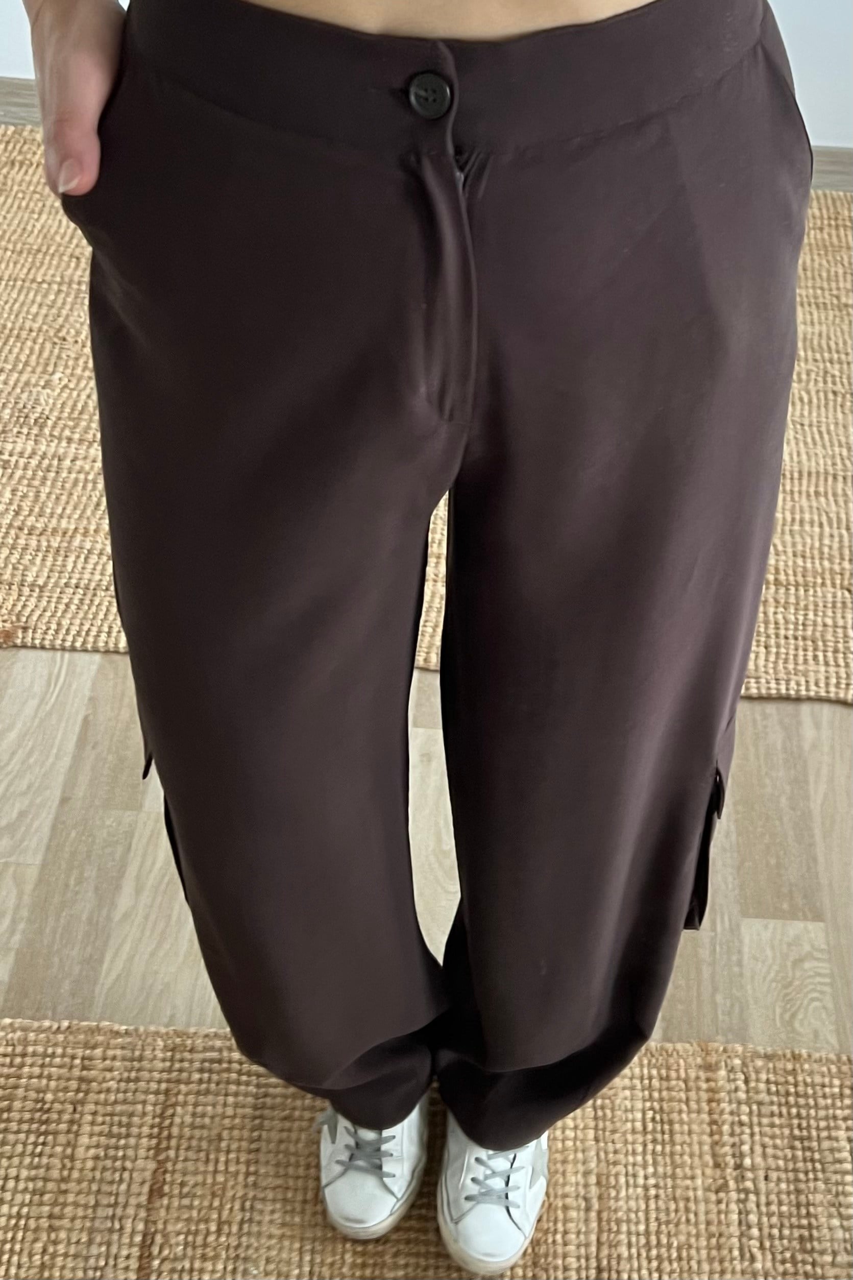 Kahverengi Paçası Pensli Kargo Cep Pantolon uygun fiyatlarda www.butikhola.com adresinde