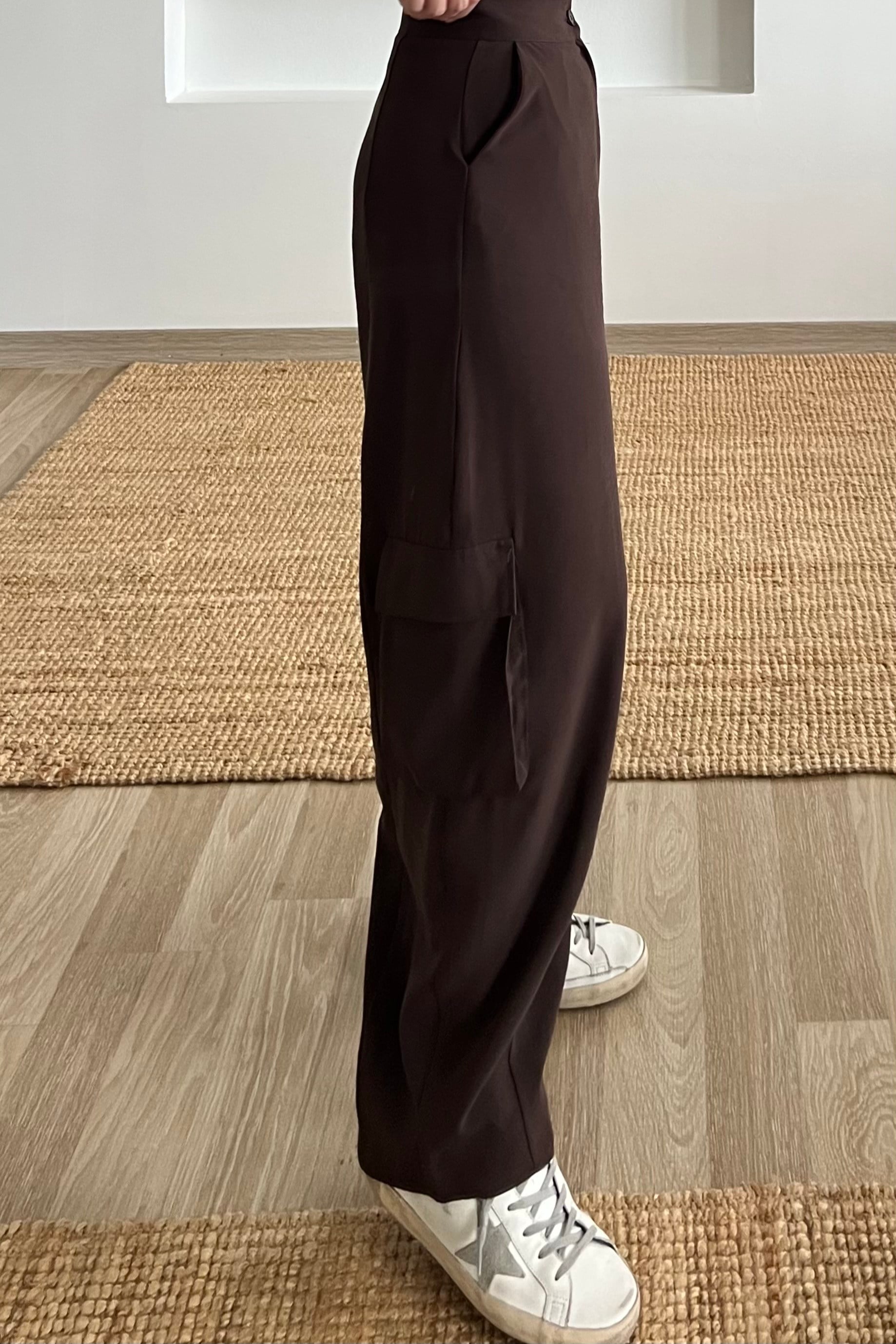 Kahverengi Paçası Pensli Kargo Cep Pantolon uygun fiyatlarda www.butikhola.com adresinde