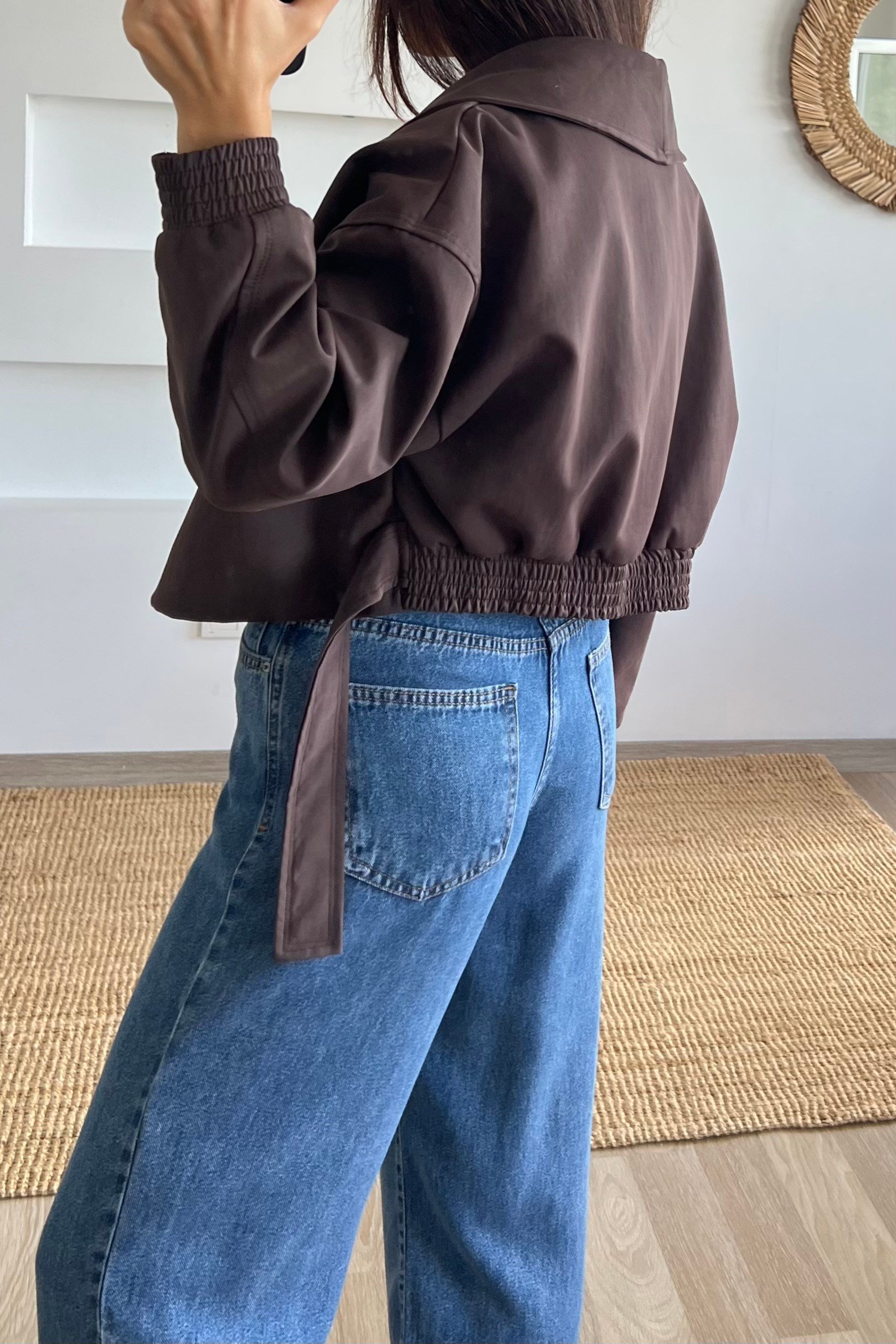 Kahverengi Şal Yaka Crop Trençkot uygun fiyatlarda www.butikhola.com adresinde