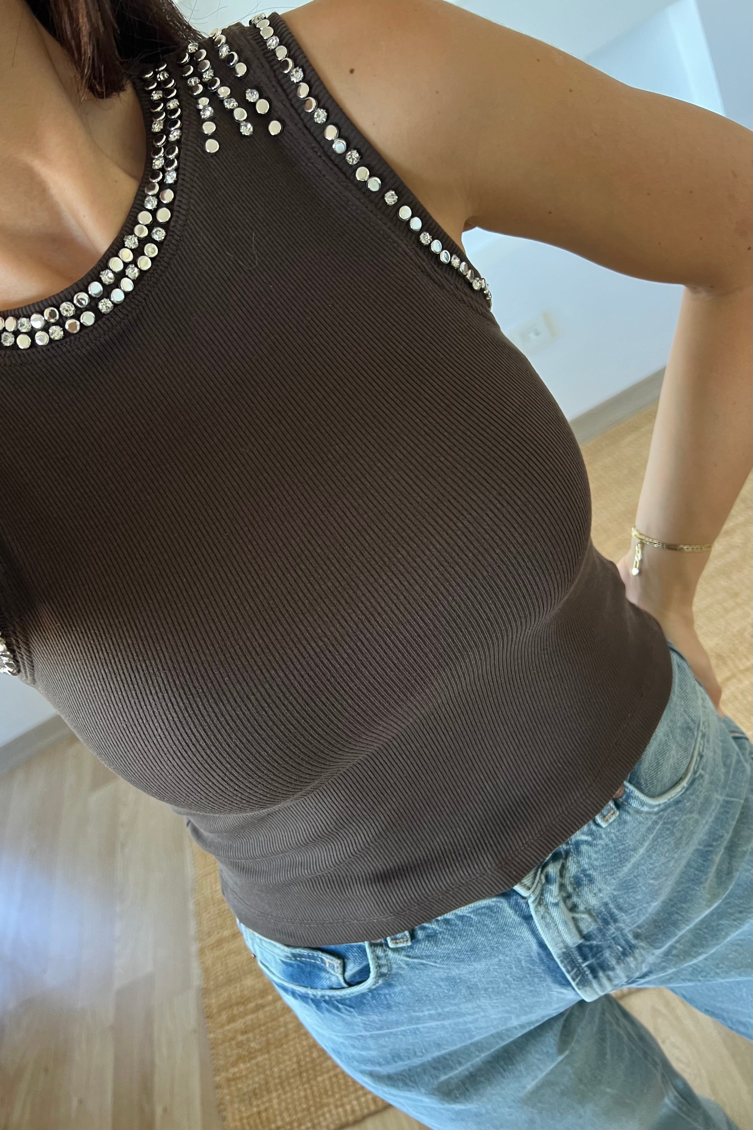 Kahverengi Taş Çakımlı Fitilli Kolsuz Tshirt uygun fiyatlarda www.butikhola.com adresinde