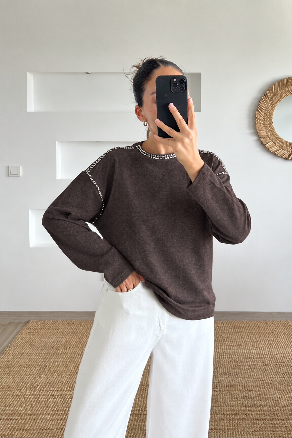Kahverengi Yumuşak Dokulu Taş Çakımlı Sweat uygun fiyatlarda www.butikhola.com adresinde