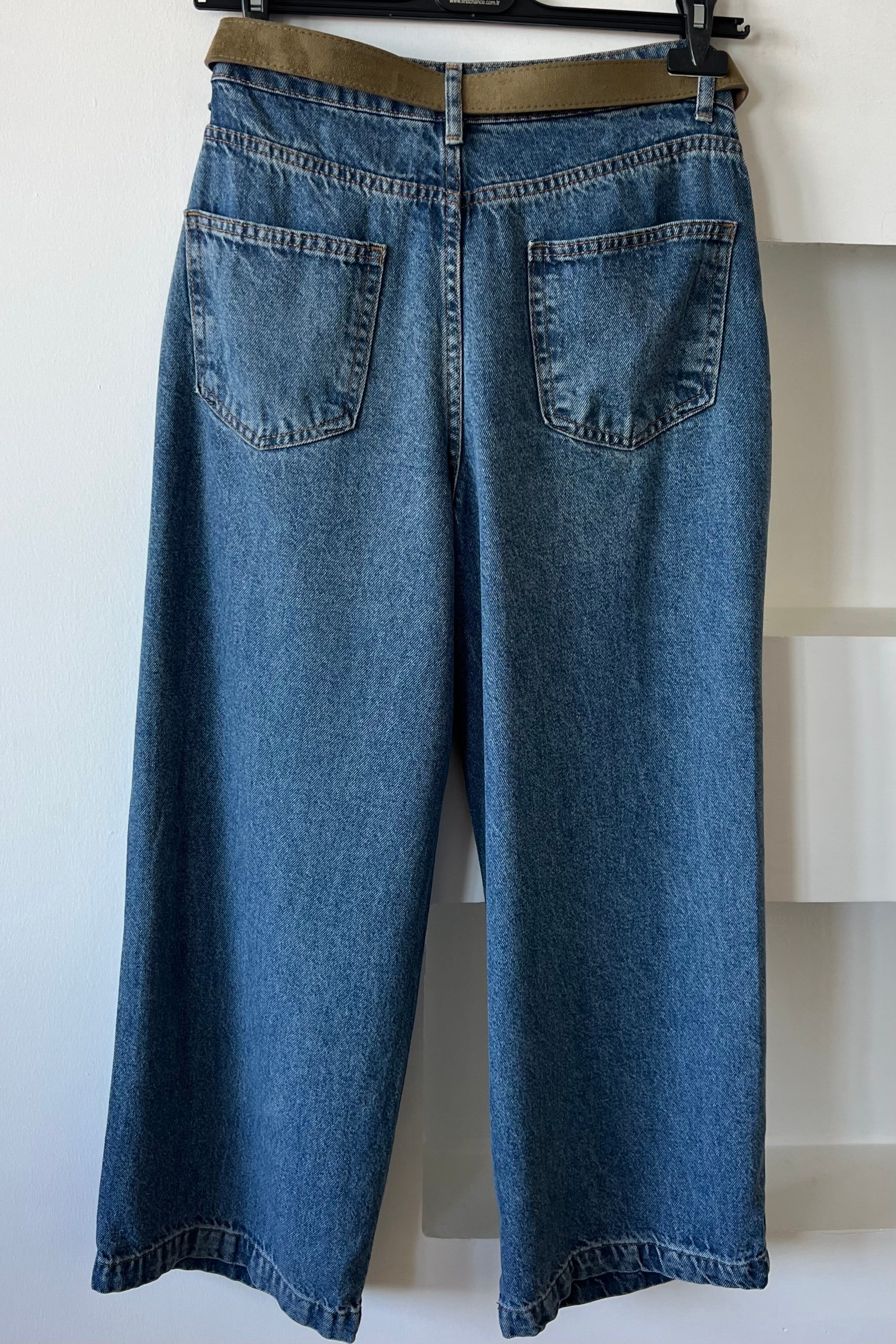 Kemerli Yumuşak Dokulu Jean uygun fiyatlarda www.butikhola.com adresinde