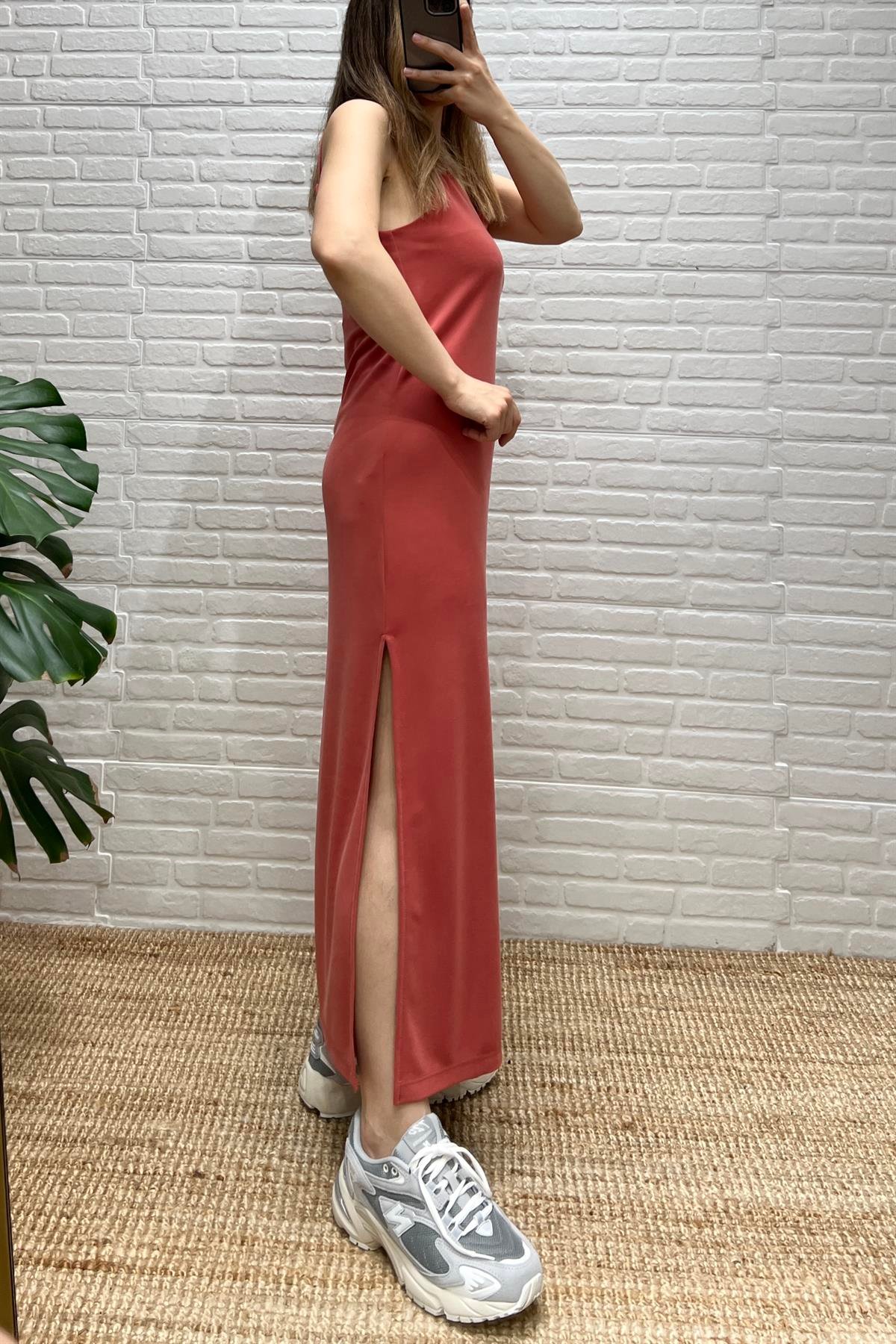 Kiremit Yırtmaç Detaylı Modal Elbise  uygun fiyatlarda www.butikhola.com adresinde