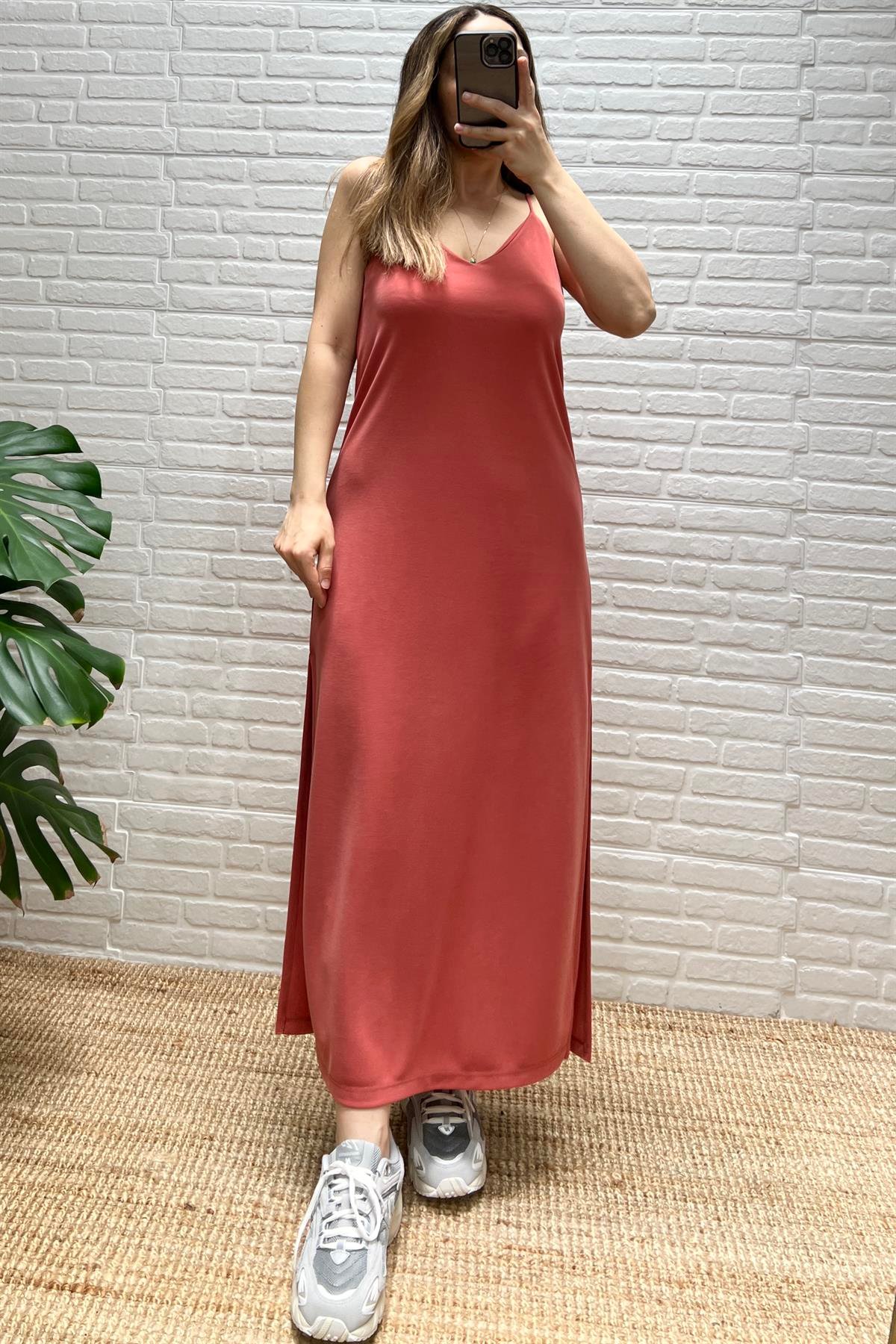 Kiremit Yırtmaç Detaylı Modal Elbise  uygun fiyatlarda www.butikhola.com adresinde