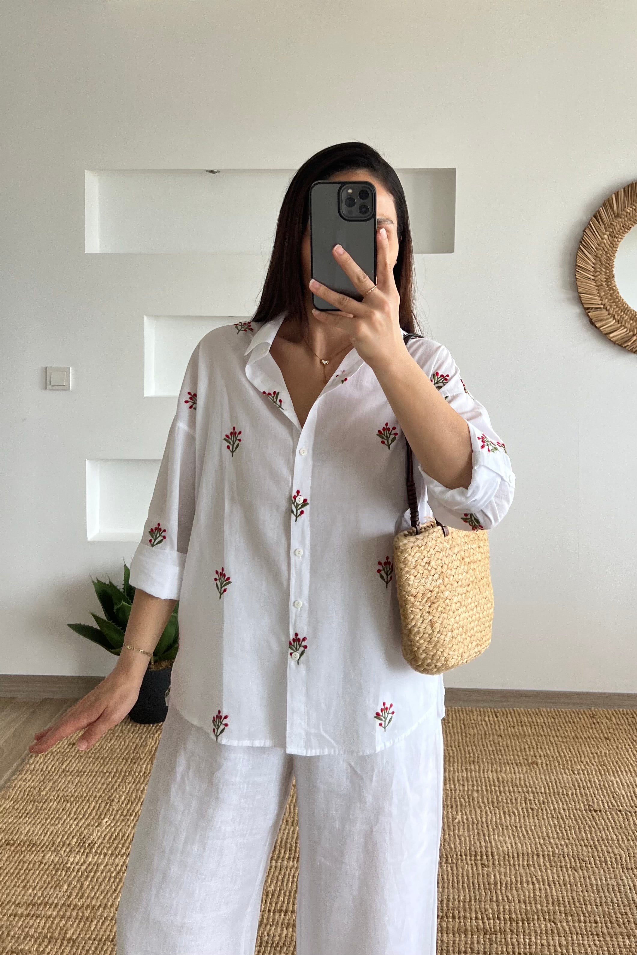 Kırmızı Çiçek Nakışlı Organik Pamuk Gömlek uygun fiyatlarda www.butikhola.com adresinde