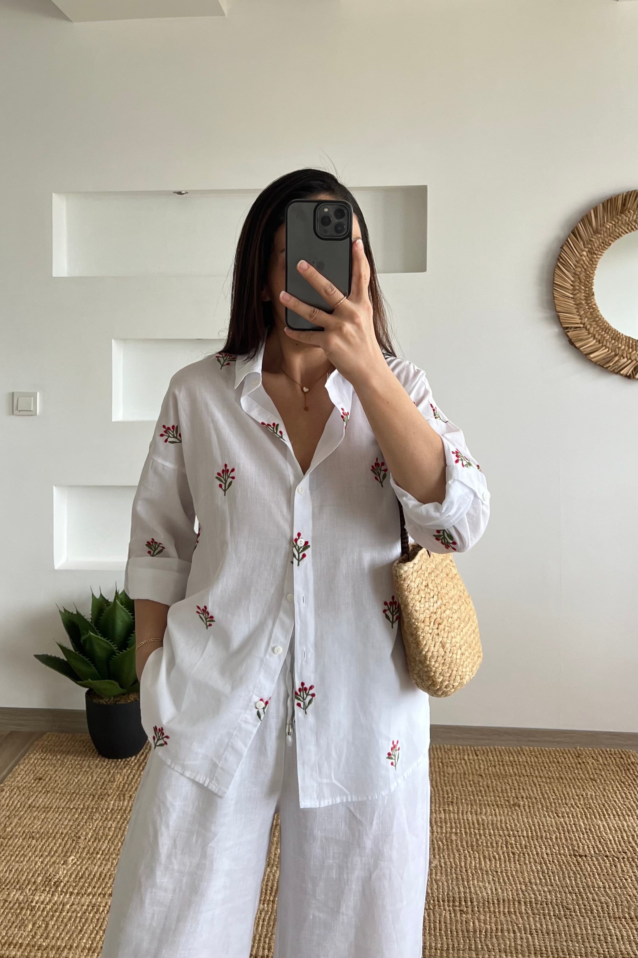 Kırmızı Çiçek Nakışlı Organik Pamuk Gömlek uygun fiyatlarda www.butikhola.com adresinde