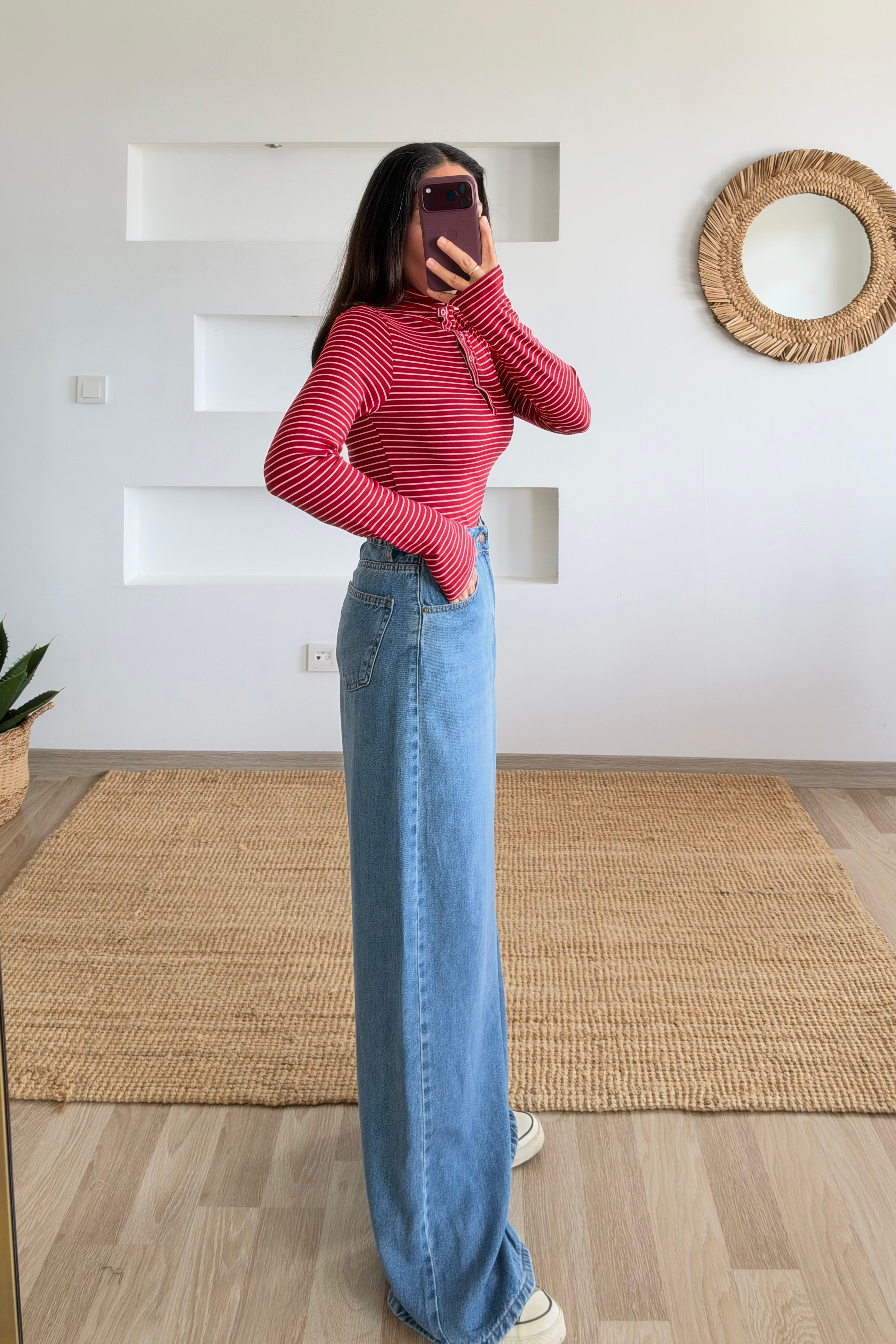 Kırmızı Çizgili Düğmeli Dik Yaka Bluz uygun fiyatlarda www.butikhola.com adresinde