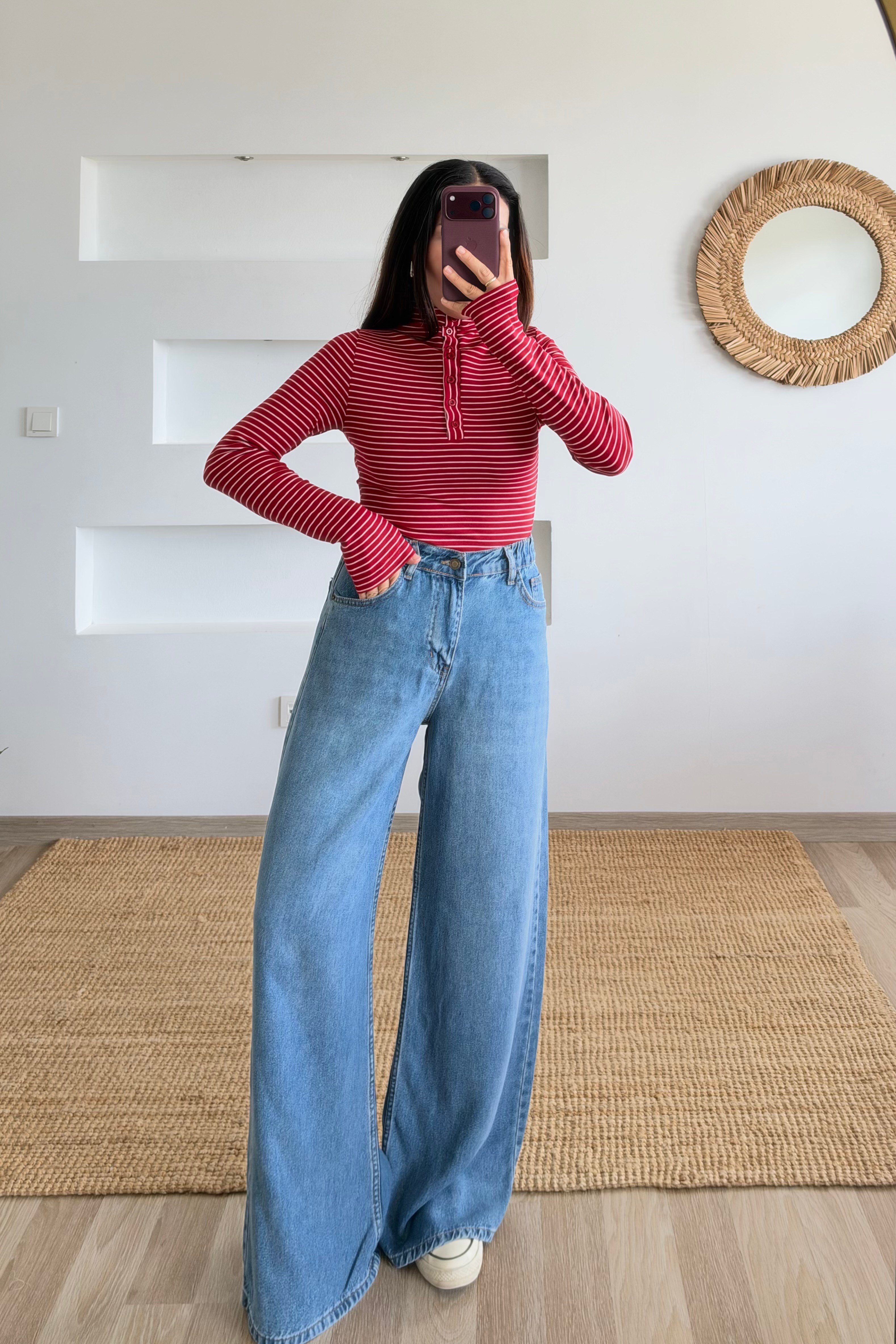 Kırmızı Çizgili Düğmeli Dik Yaka Bluz uygun fiyatlarda www.butikhola.com adresinde