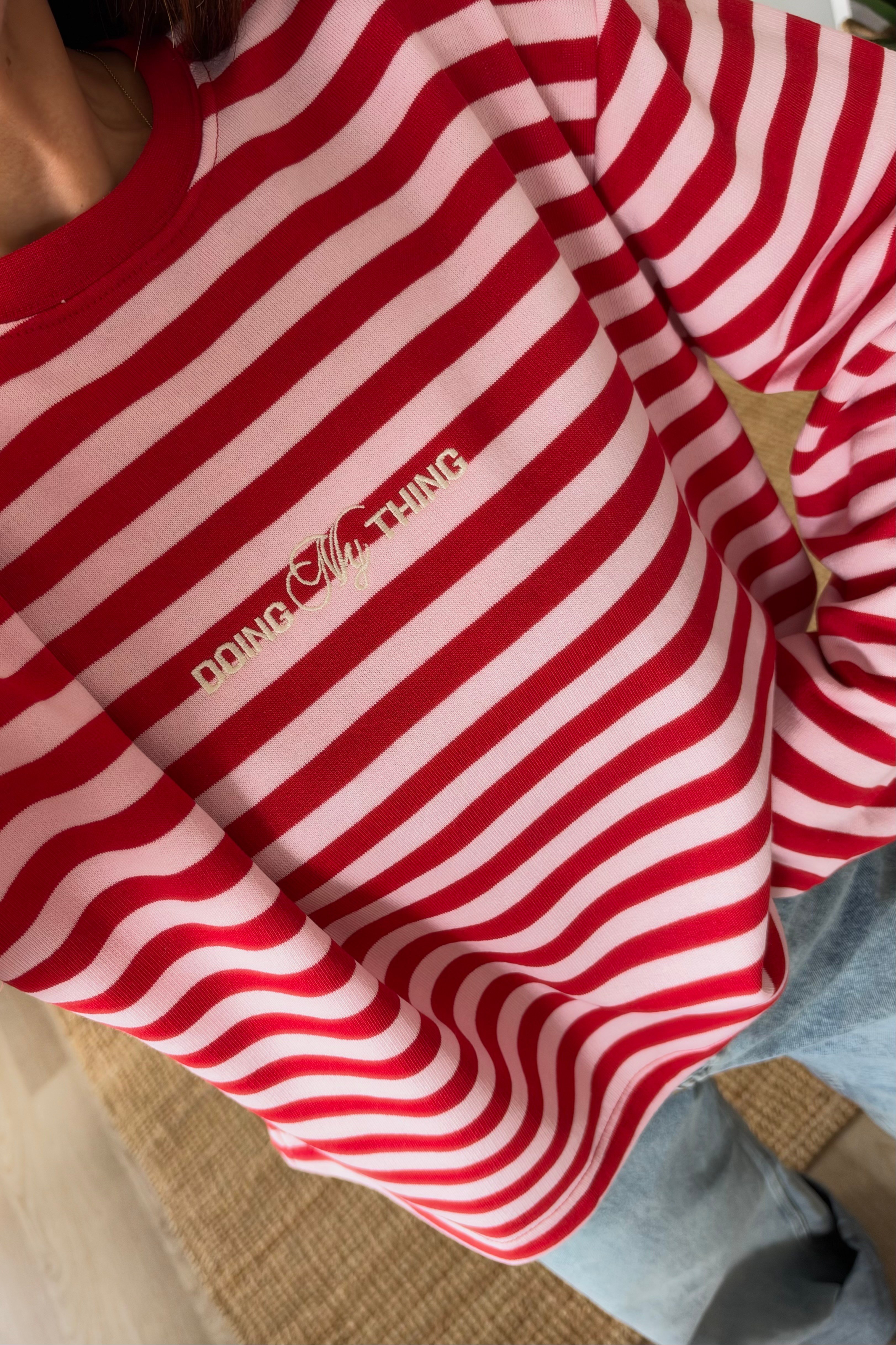 Kırmızı Çizgili Nakış Detaylı Sweatshirt uygun fiyatlarda www.butikhola.com adresinde