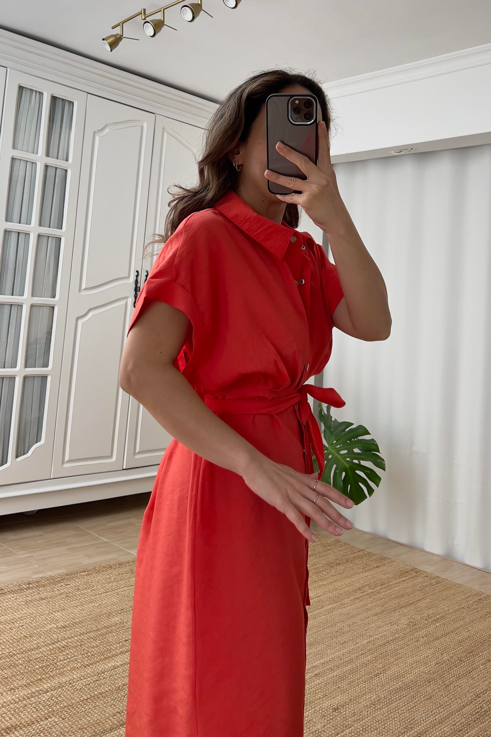 Kırmızı Kuşaklı Tensel Gömlek Elbise uygun fiyatlarda www.butikhola.com adresinde