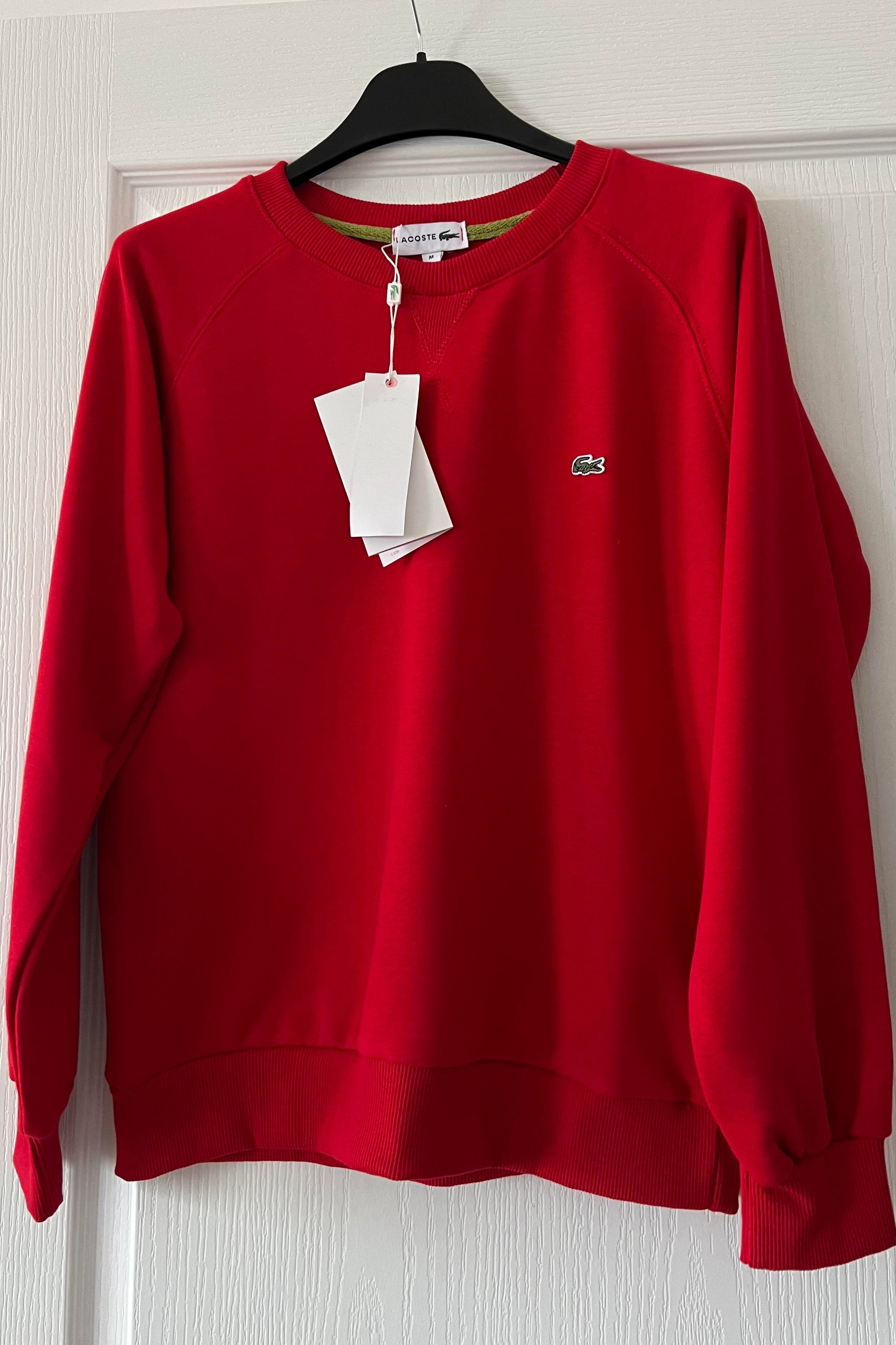 Kırmızı Logo Nakışlı Yaka Detaylı Sweatshirt uygun fiyatlarda www.butikhola.com adresinde