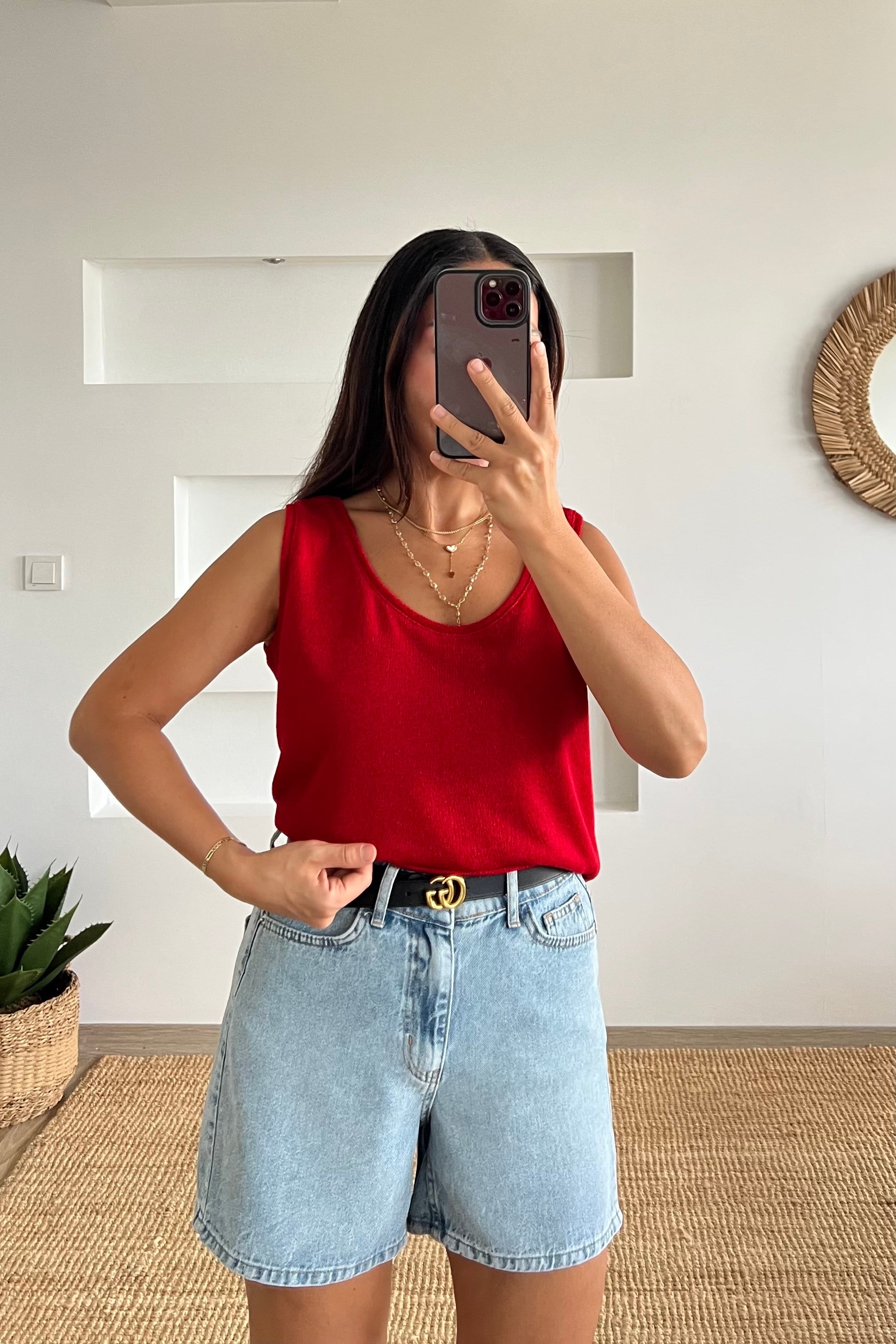 Kırmızı Merserize Kolsuz Bluz uygun fiyatlarda www.butikhola.com adresinde