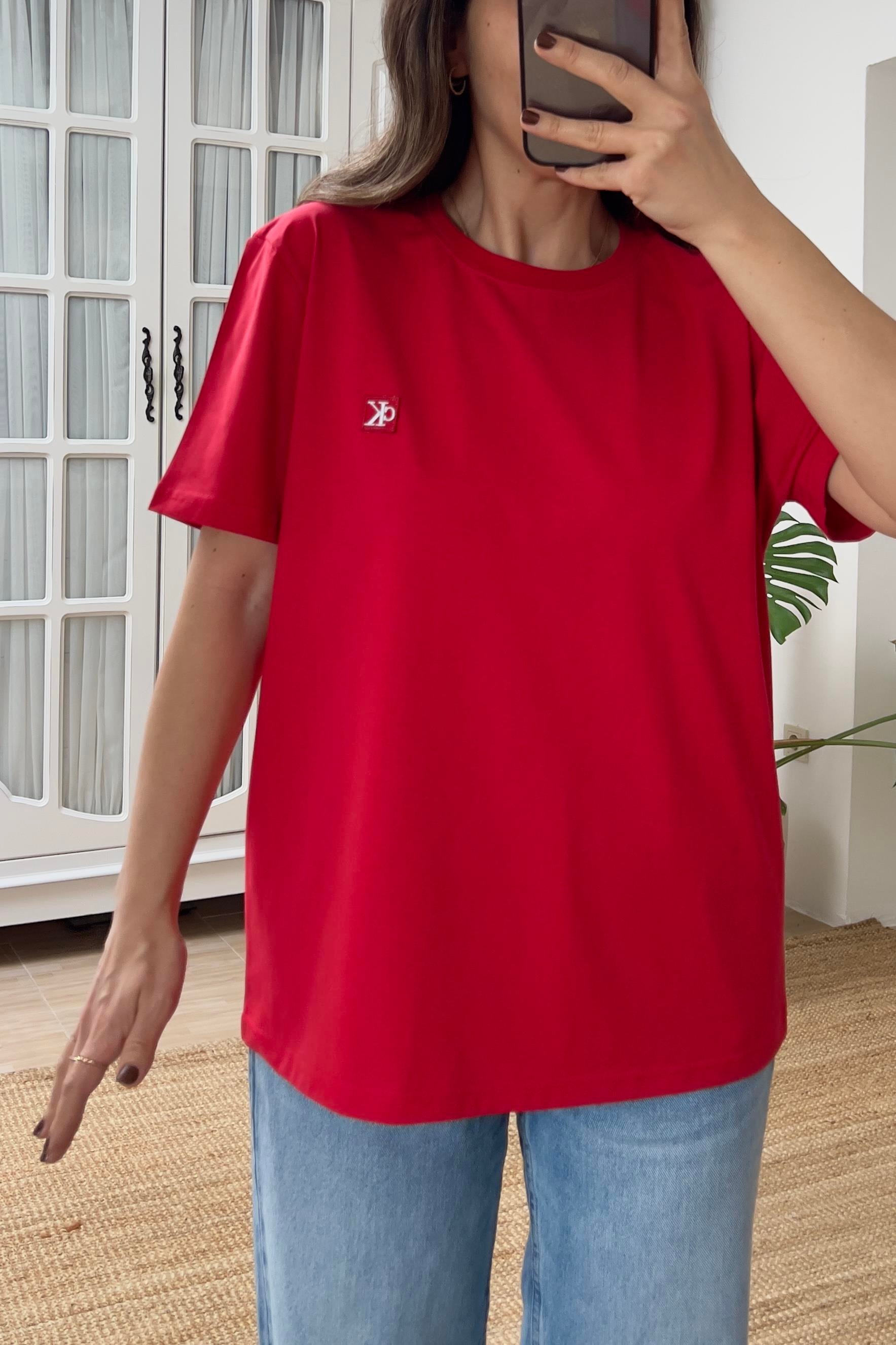 Kırmızı Mini Logolu Oversize Tshirt uygun fiyatlarda www.butikhola.com adresinde